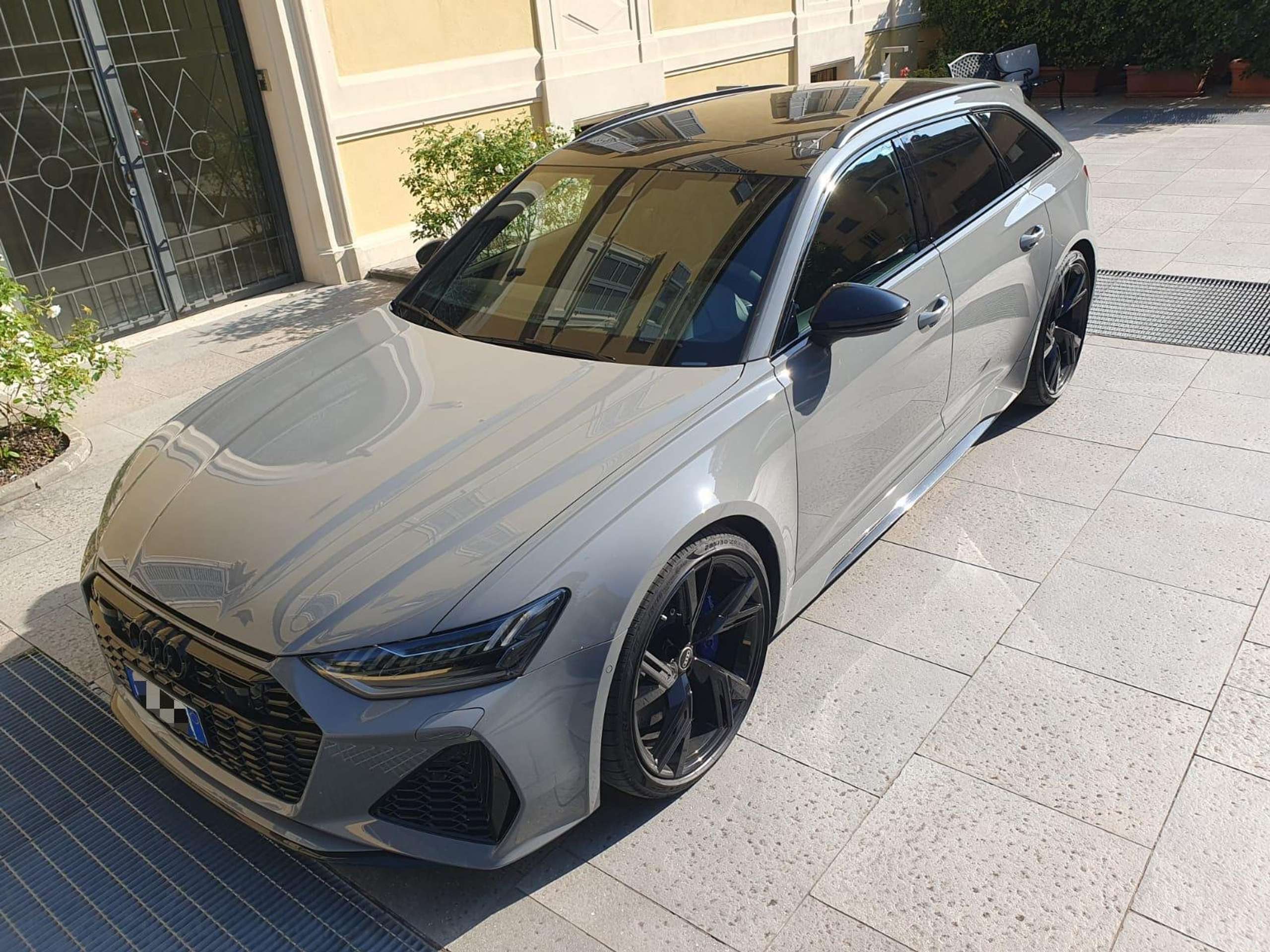 Audi - RS6