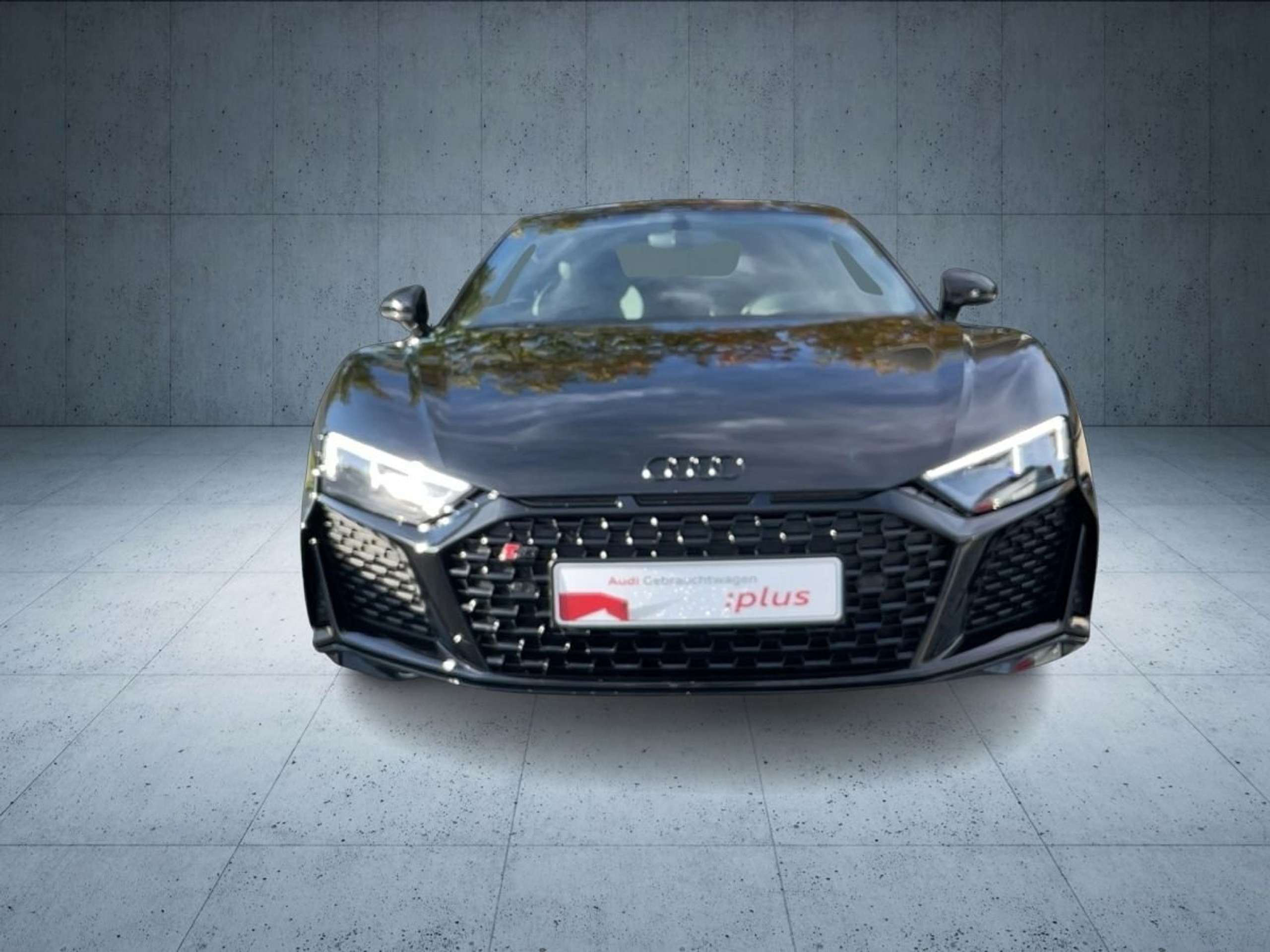 Audi - R8