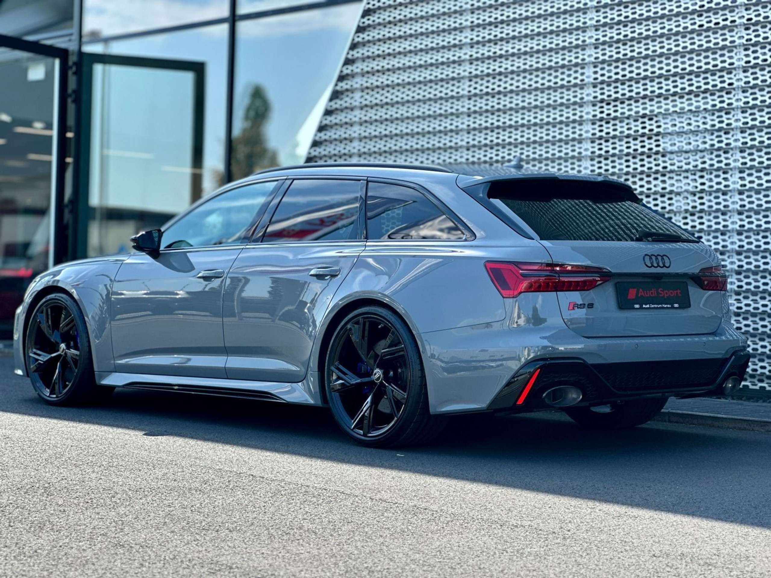 Audi - RS6