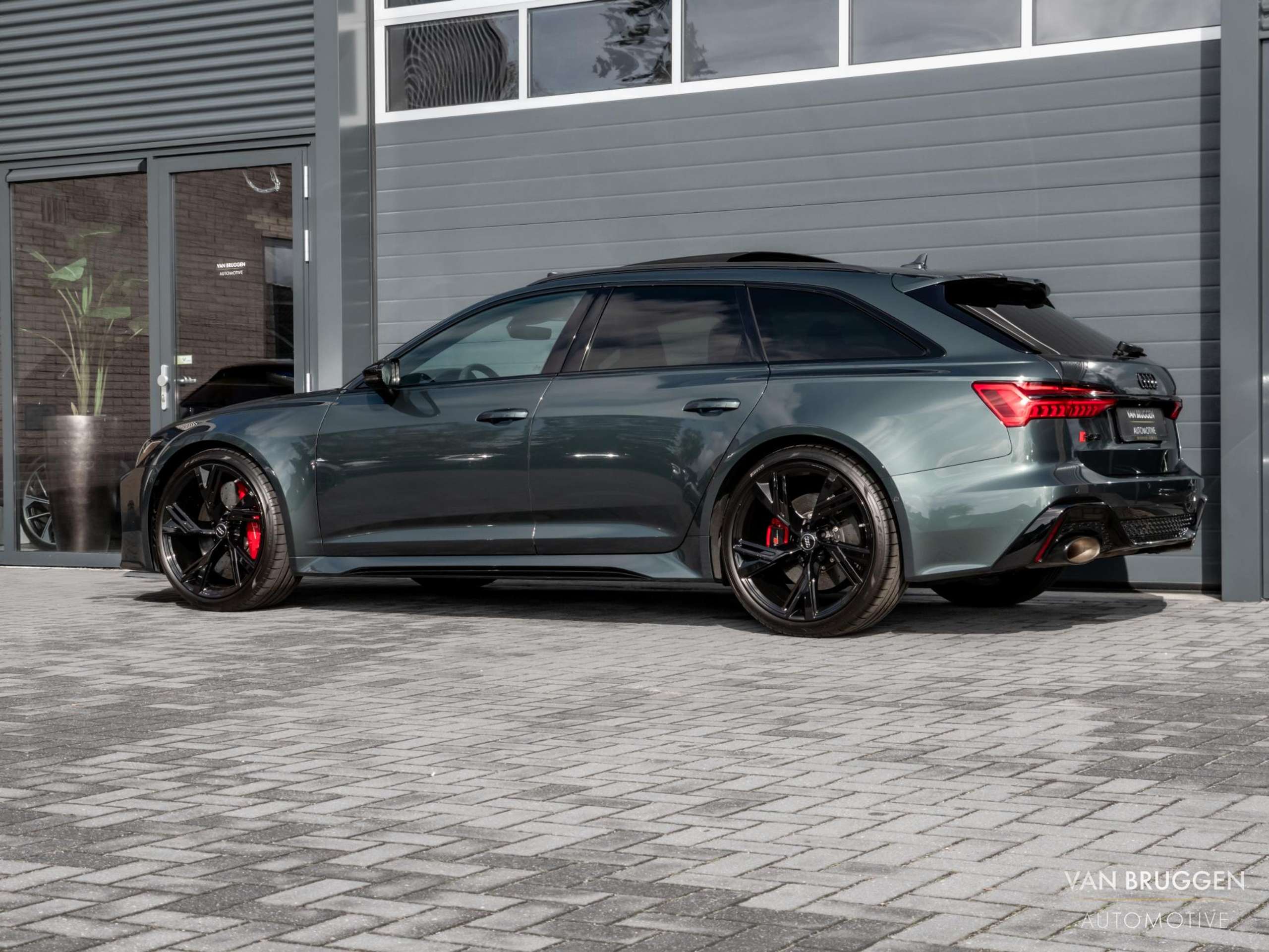 Audi - RS6