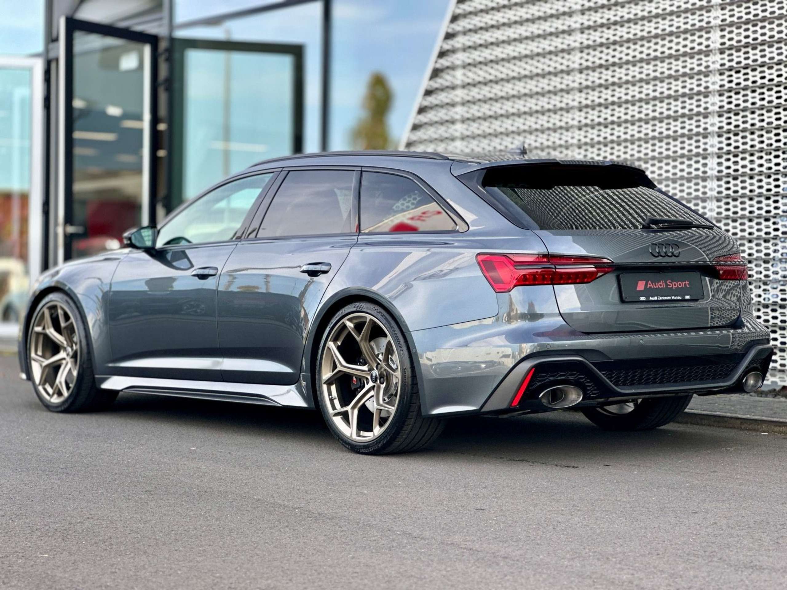 Audi - RS6