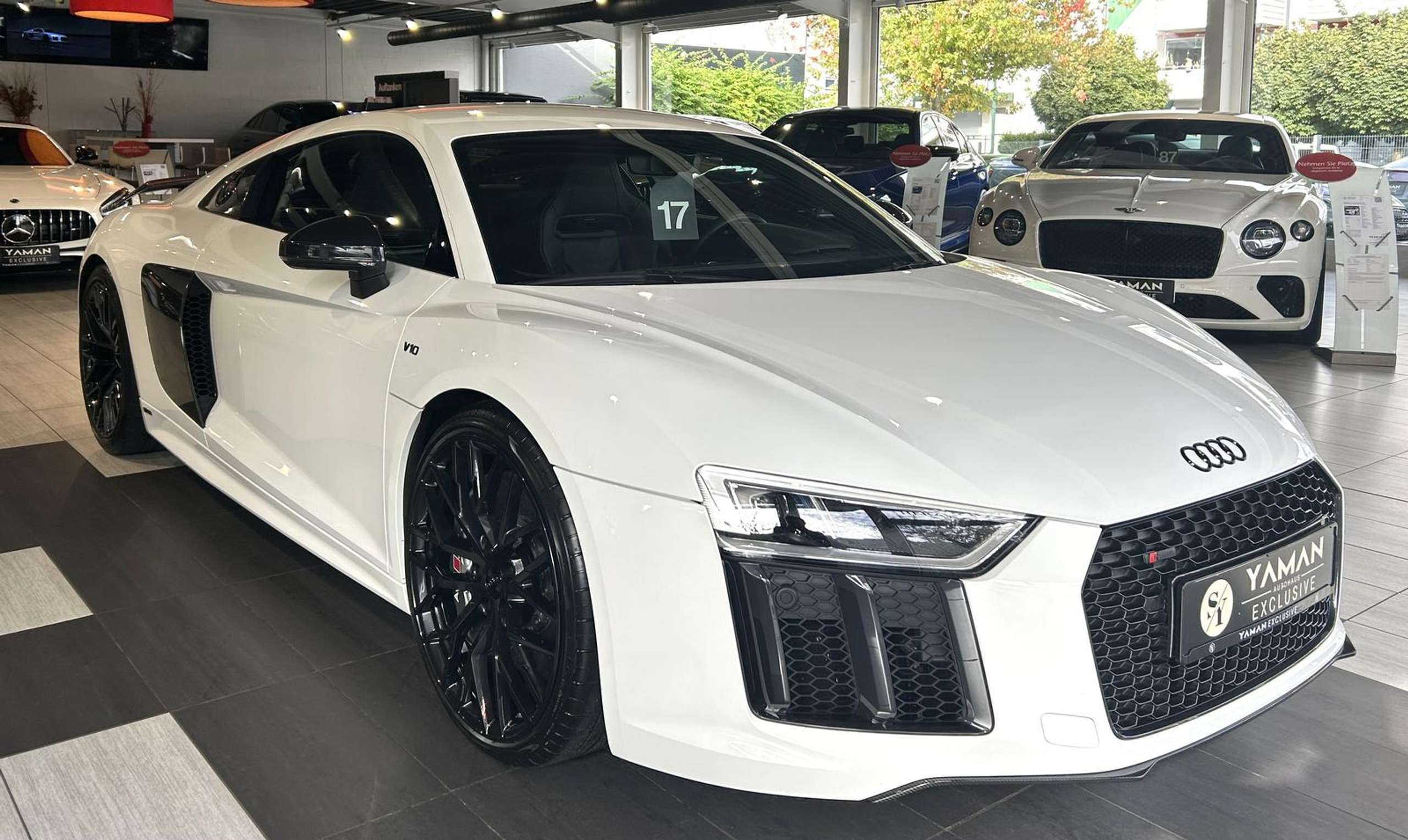 Audi - R8