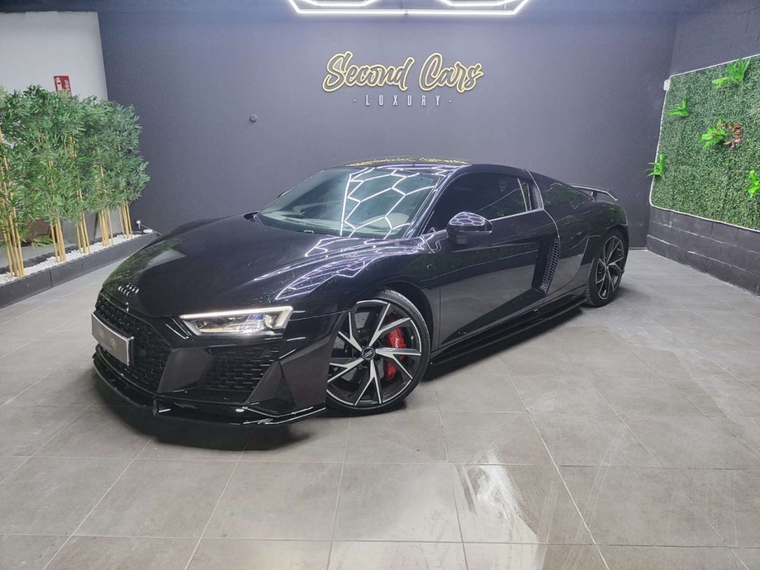 Audi - R8