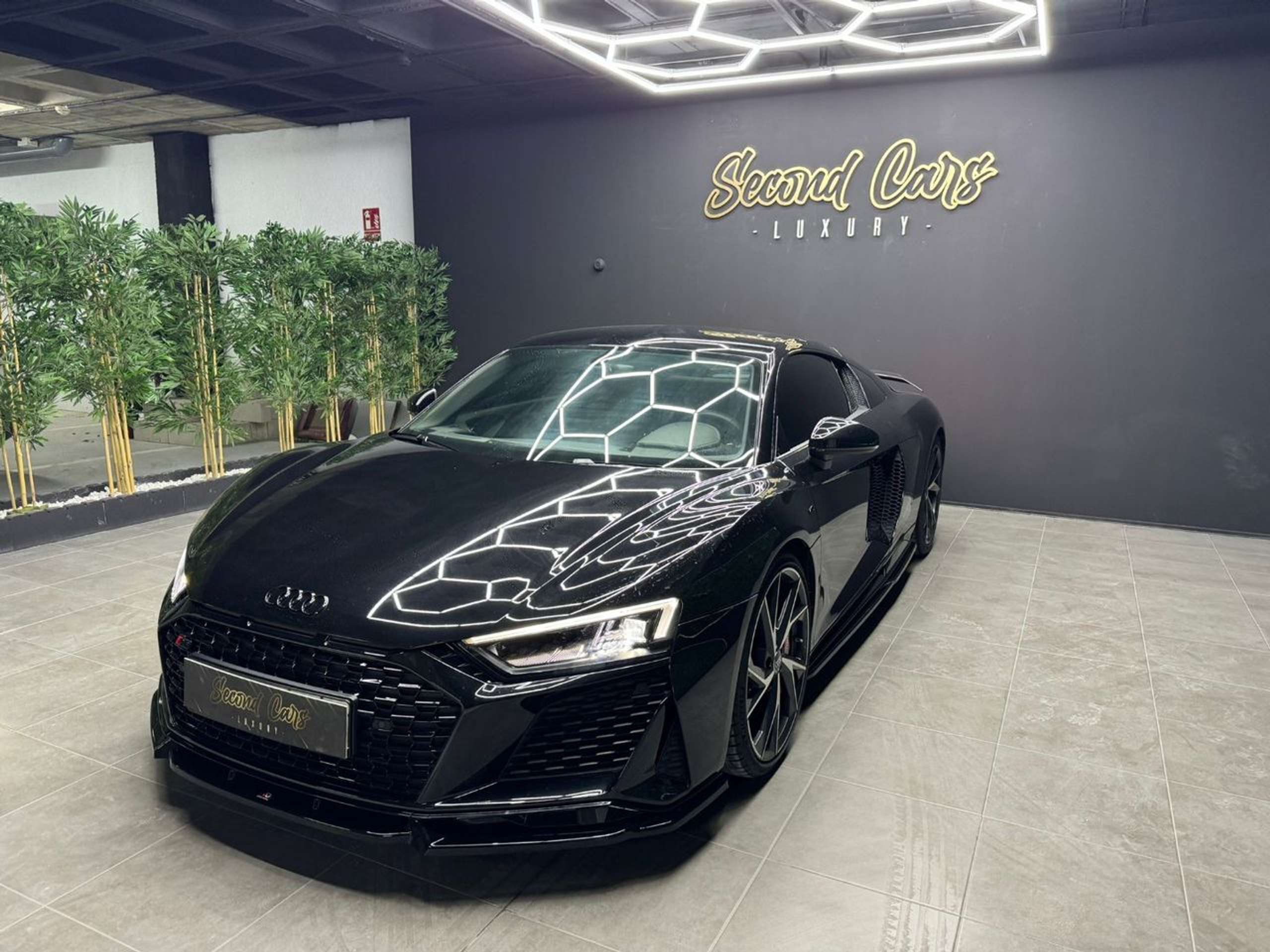 Audi - R8