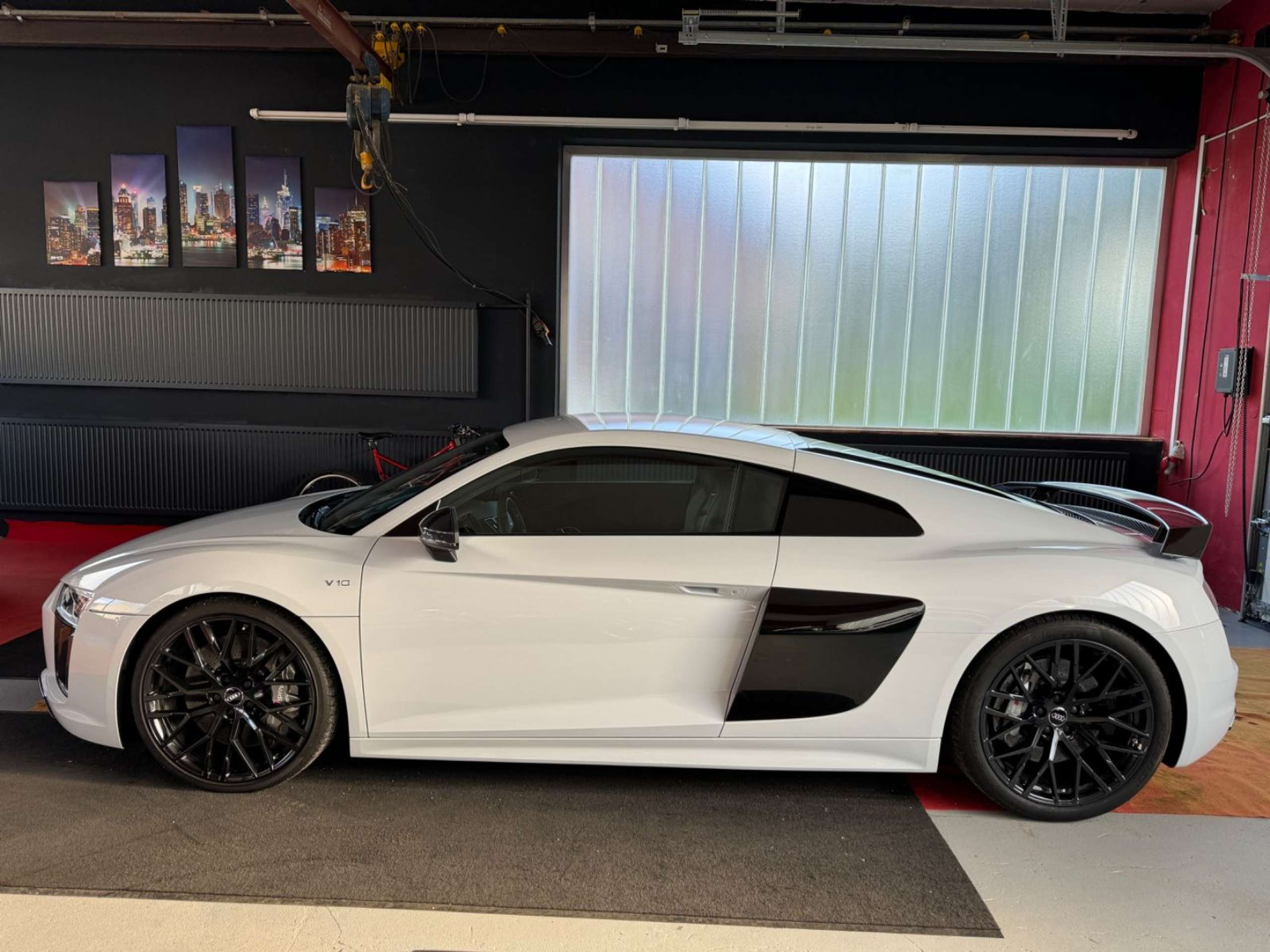 Audi - R8