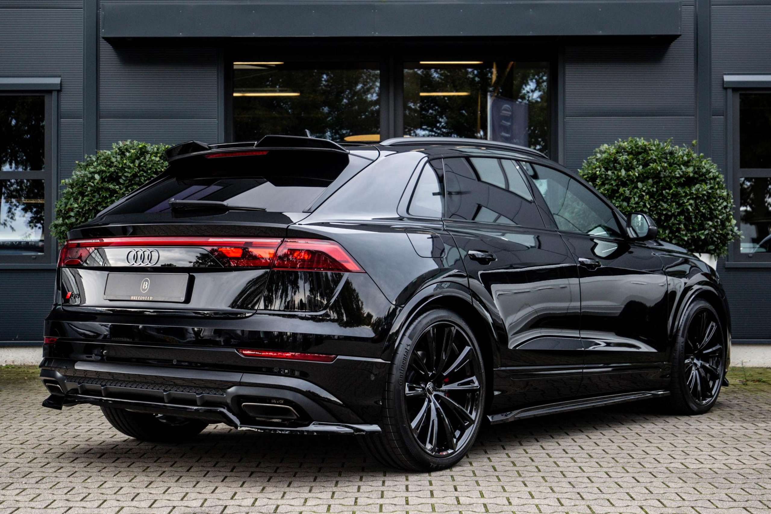 Audi - Q8