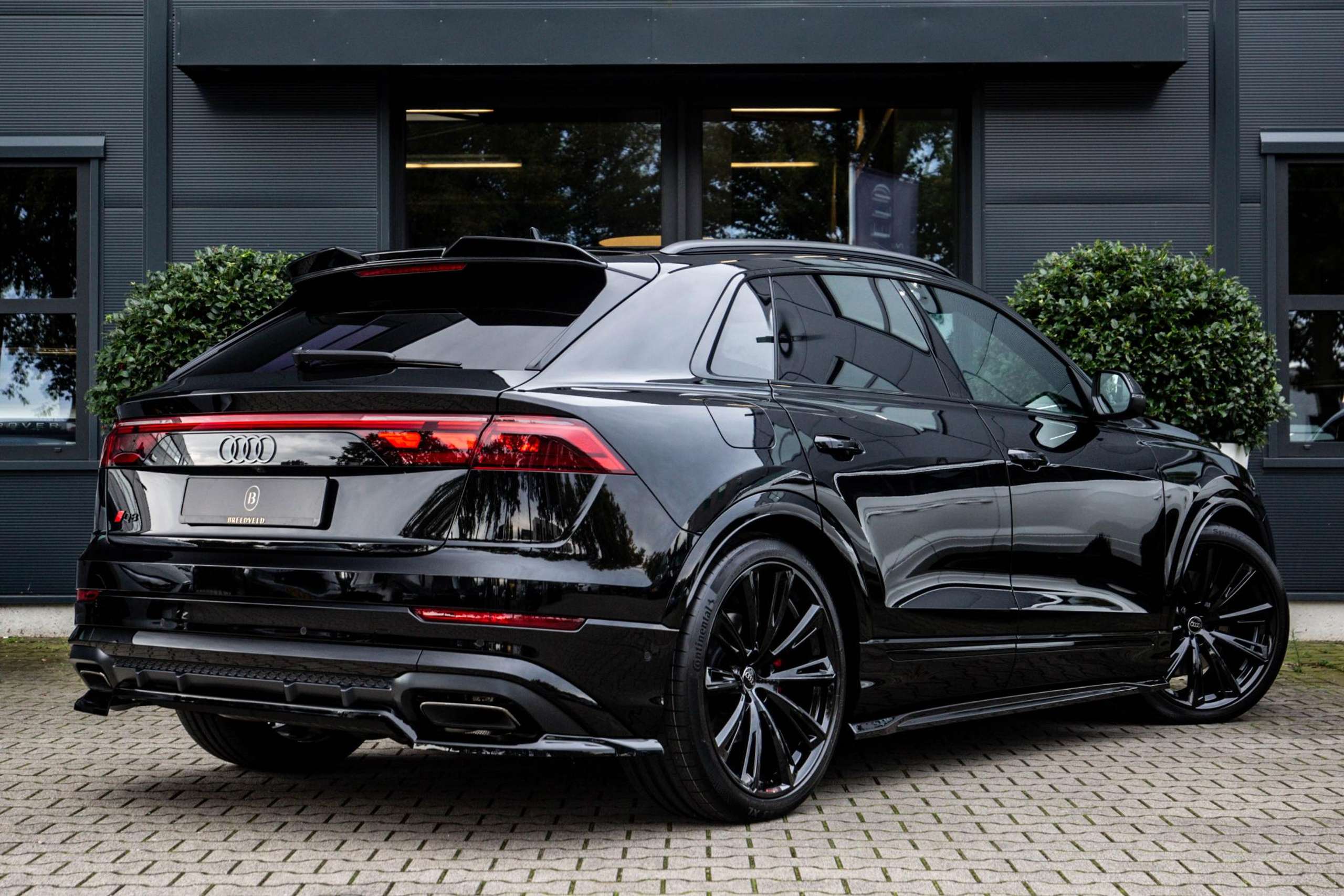 Audi - Q8