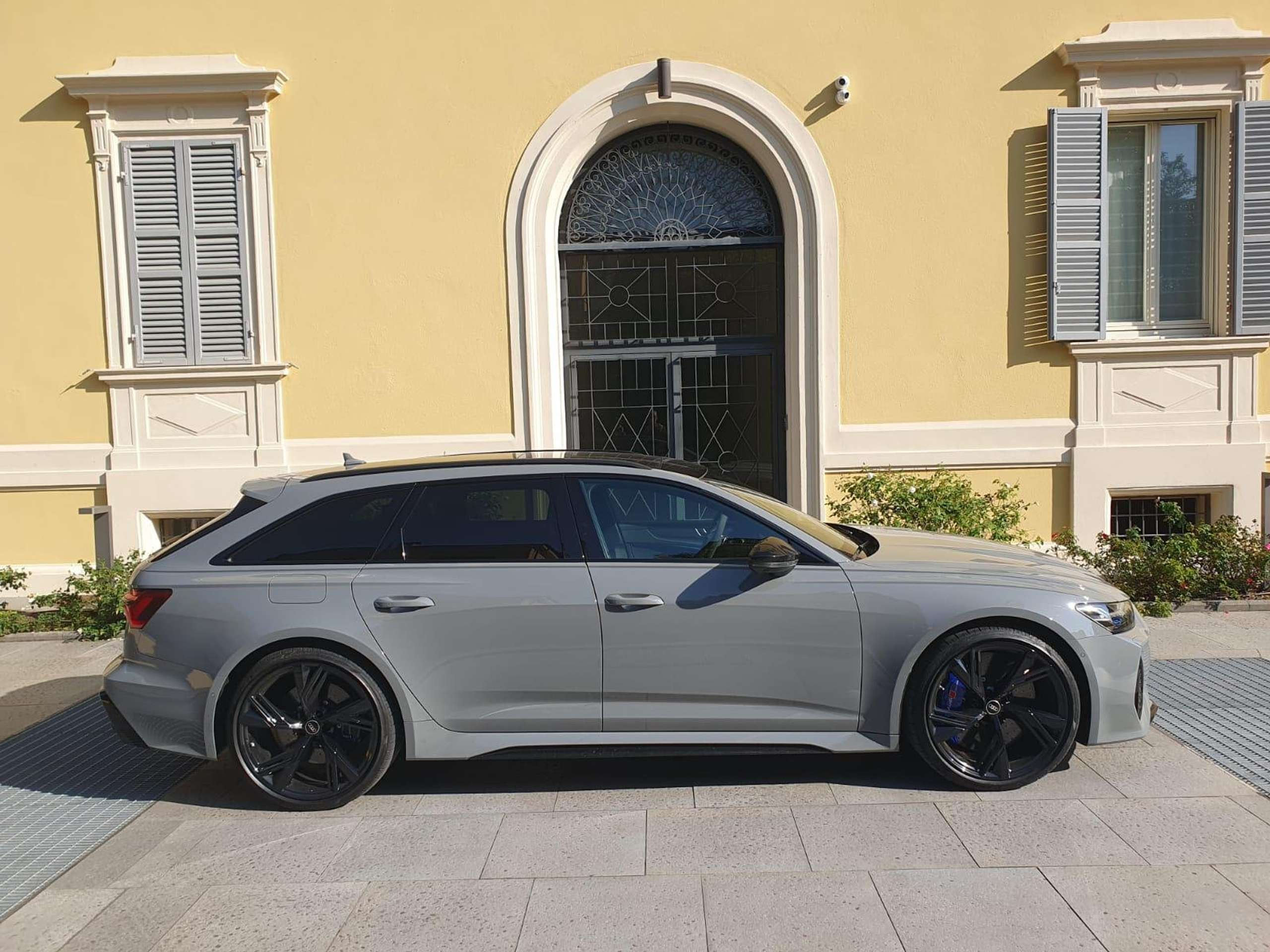 Audi - RS6