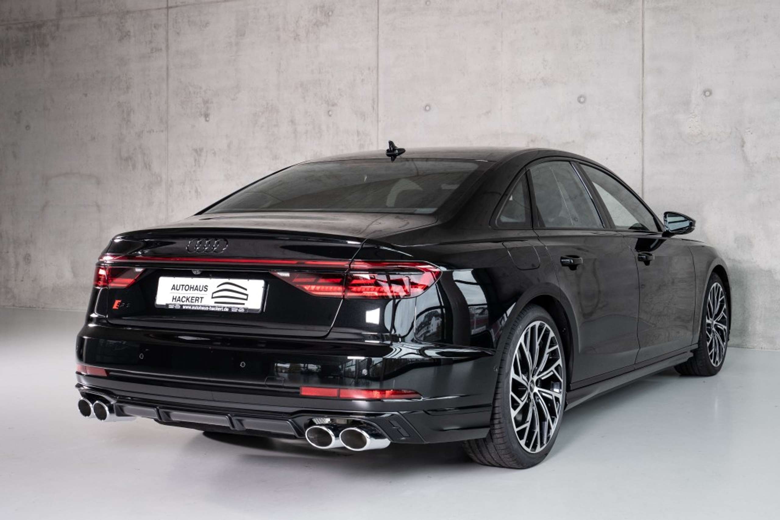 Audi - S8