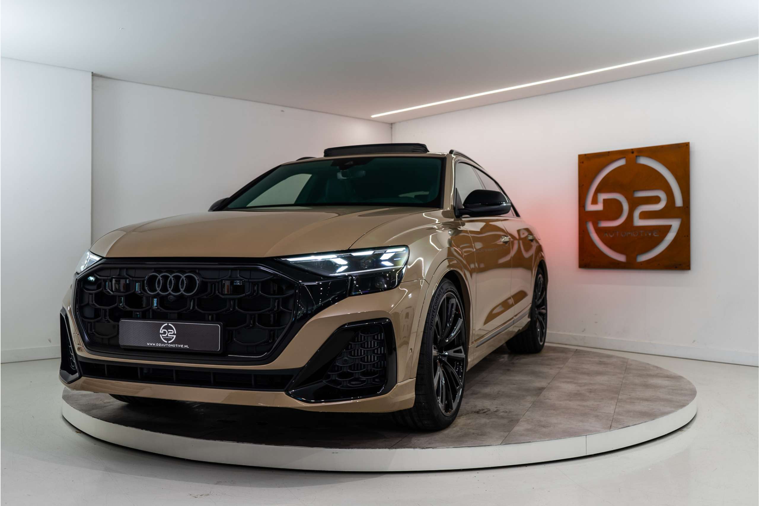 Audi - Q8