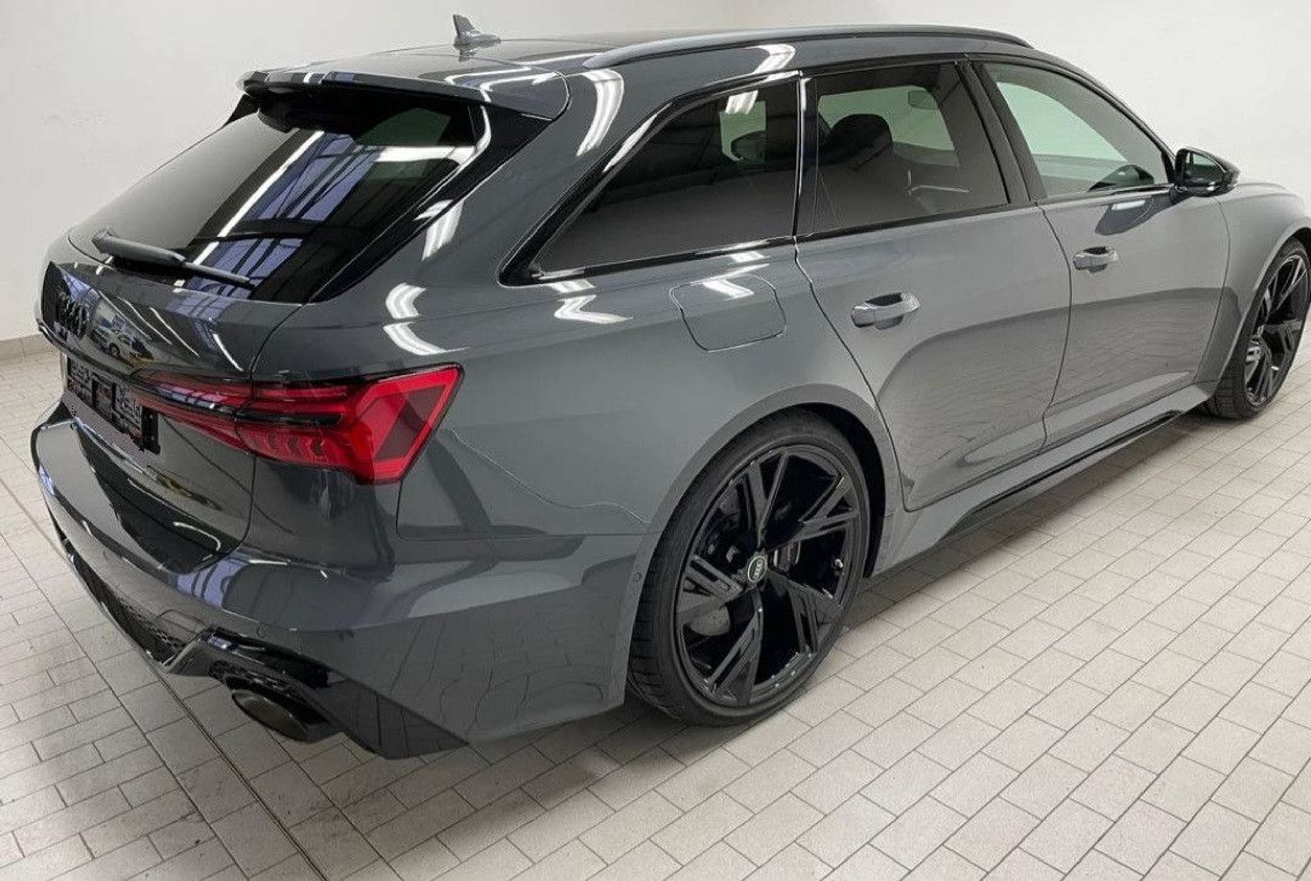 Audi - RS6