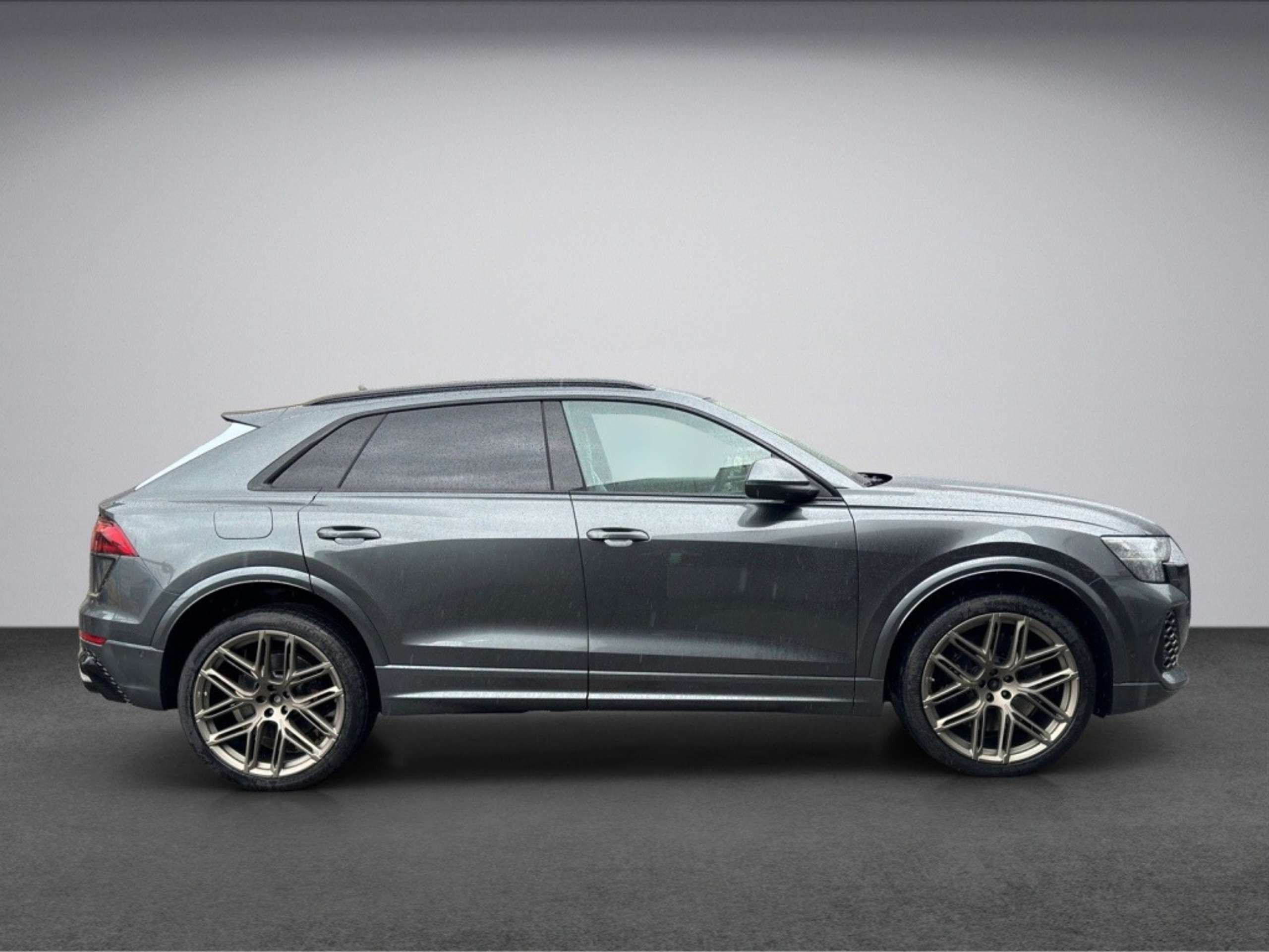 Audi - Q8