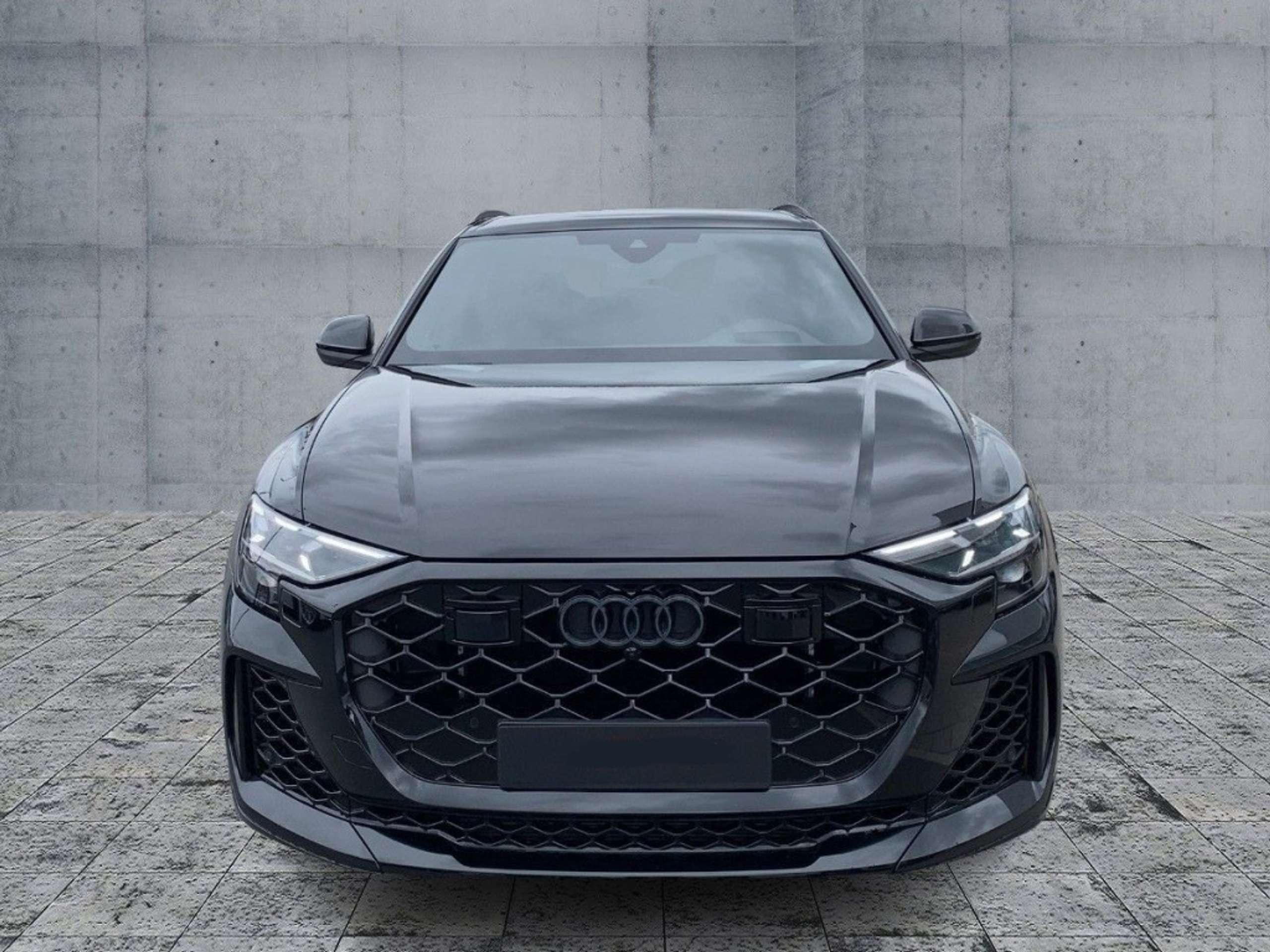 Audi - Q8