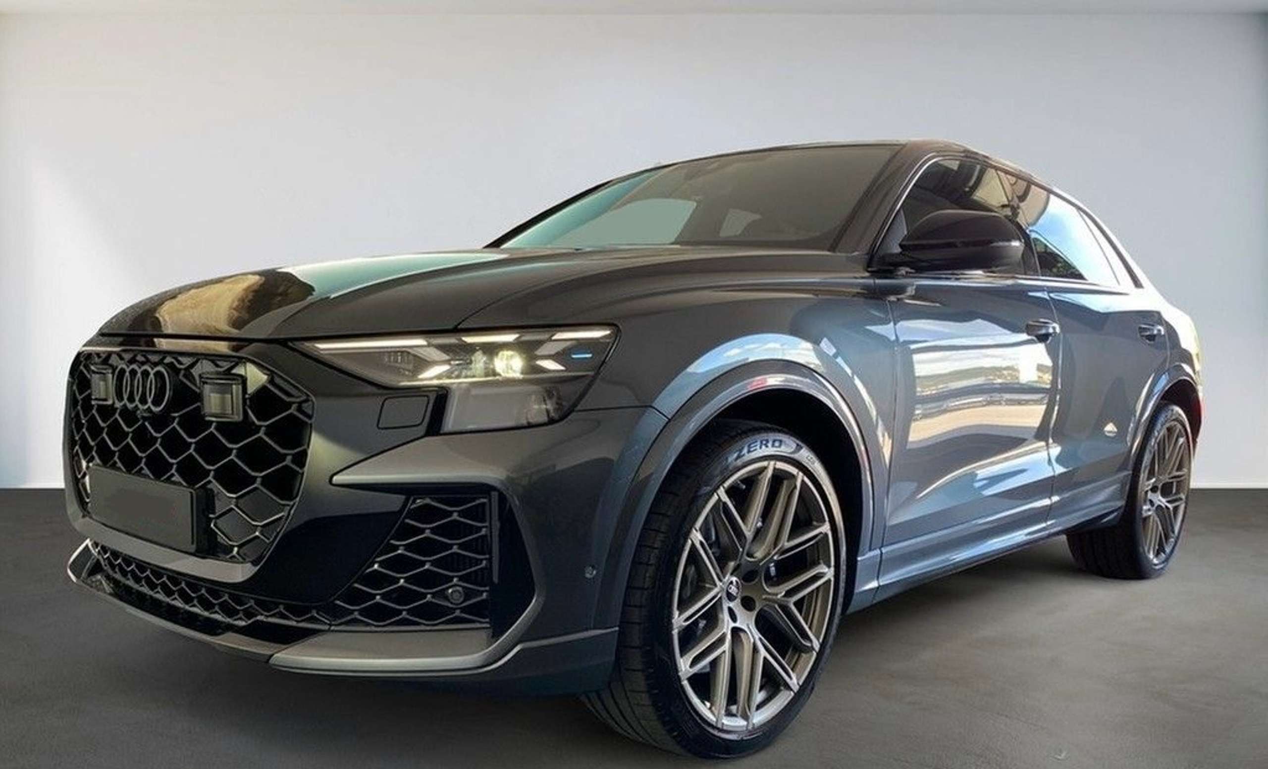 Audi - Q8