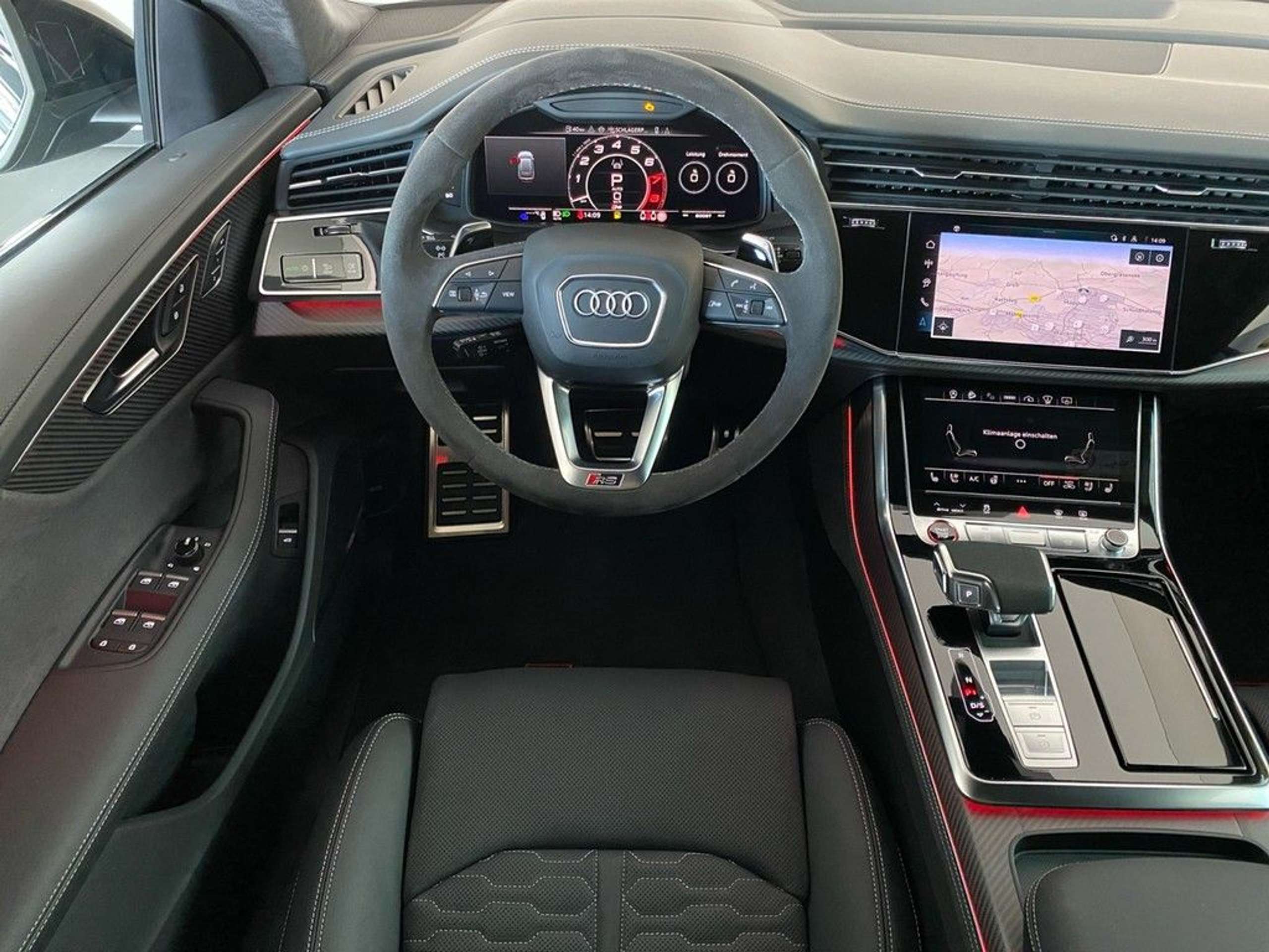 Audi - Q8