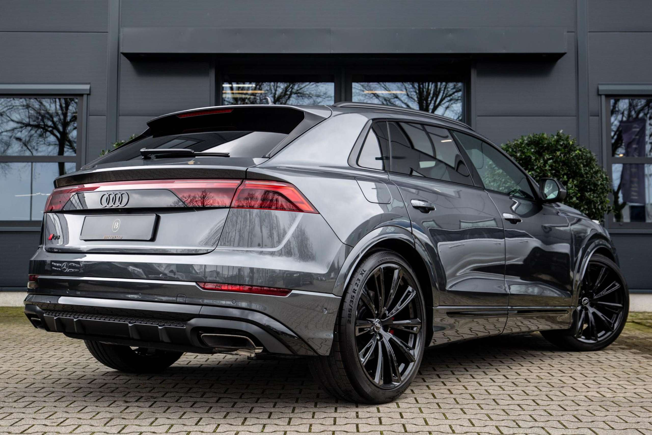 Audi - Q8