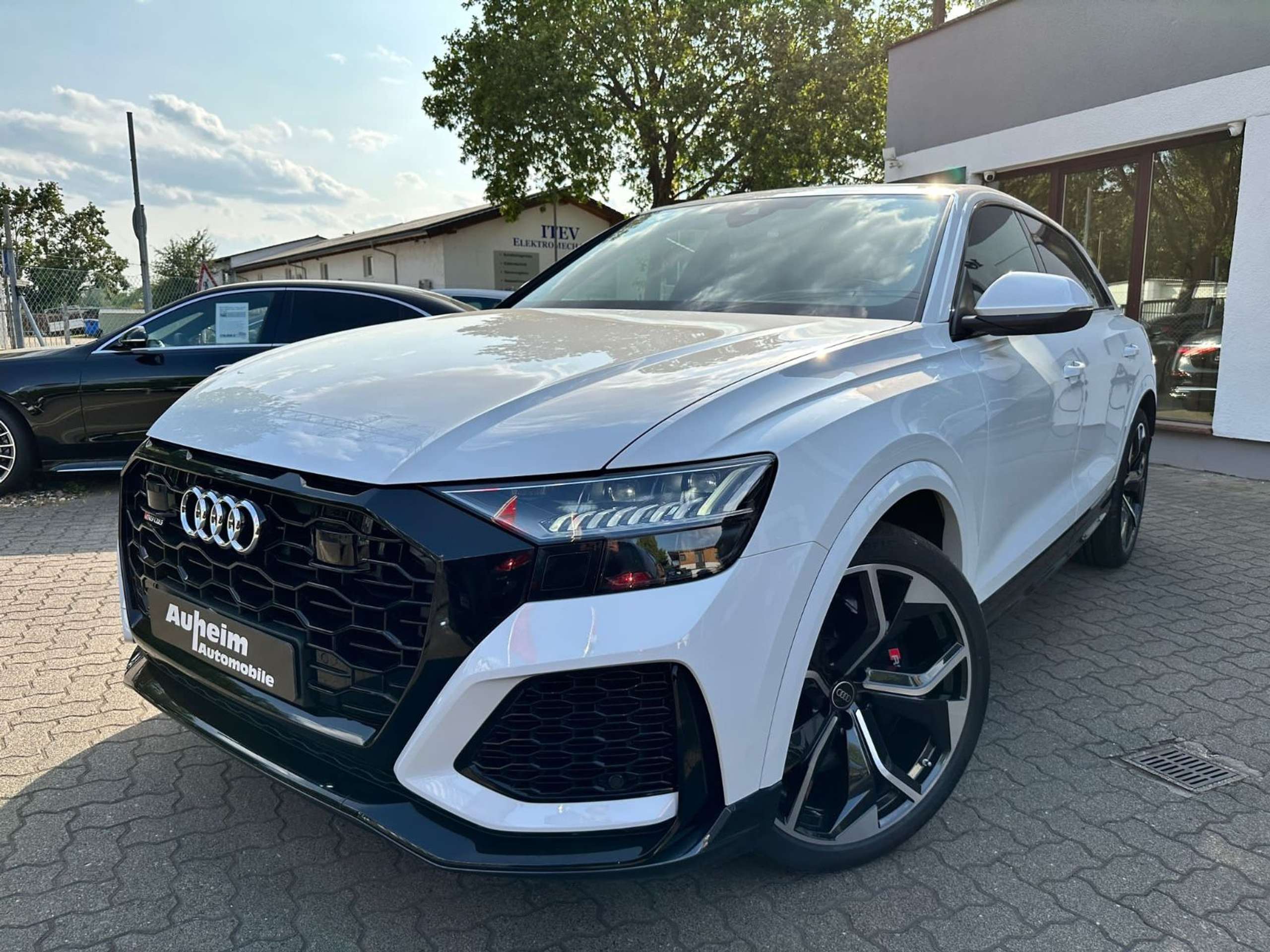 Audi - RS Q8