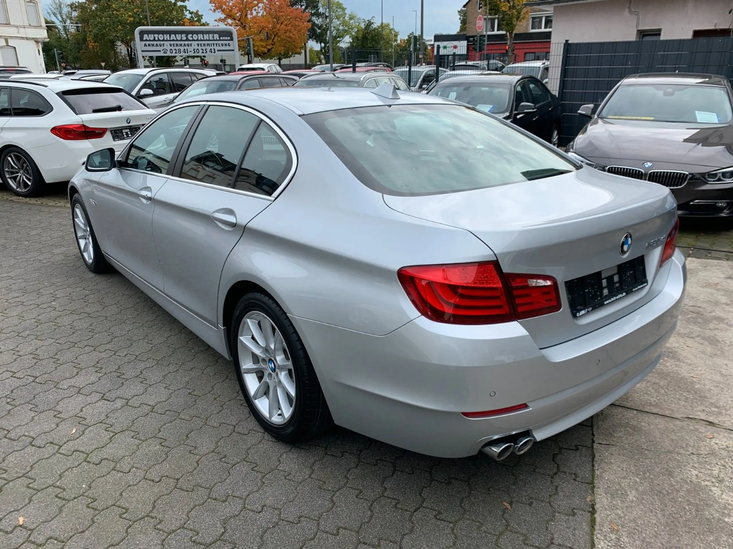 BMW - 525