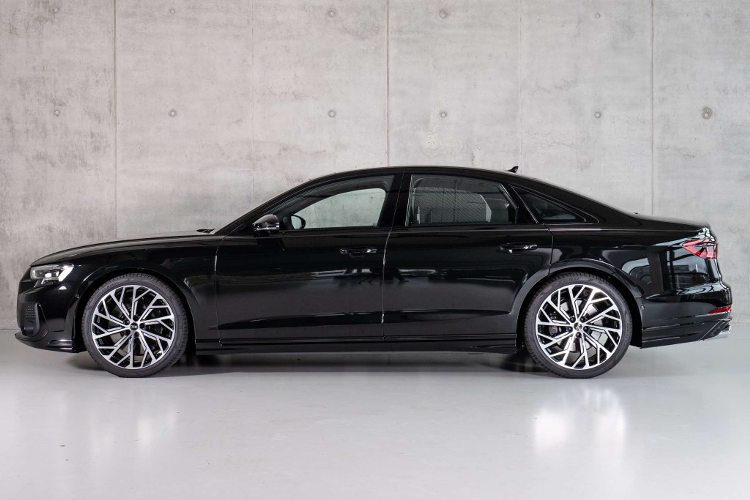 Audi - S8