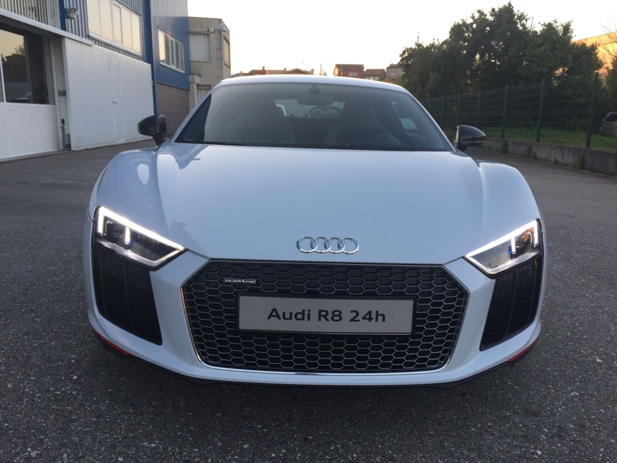 Audi - R8