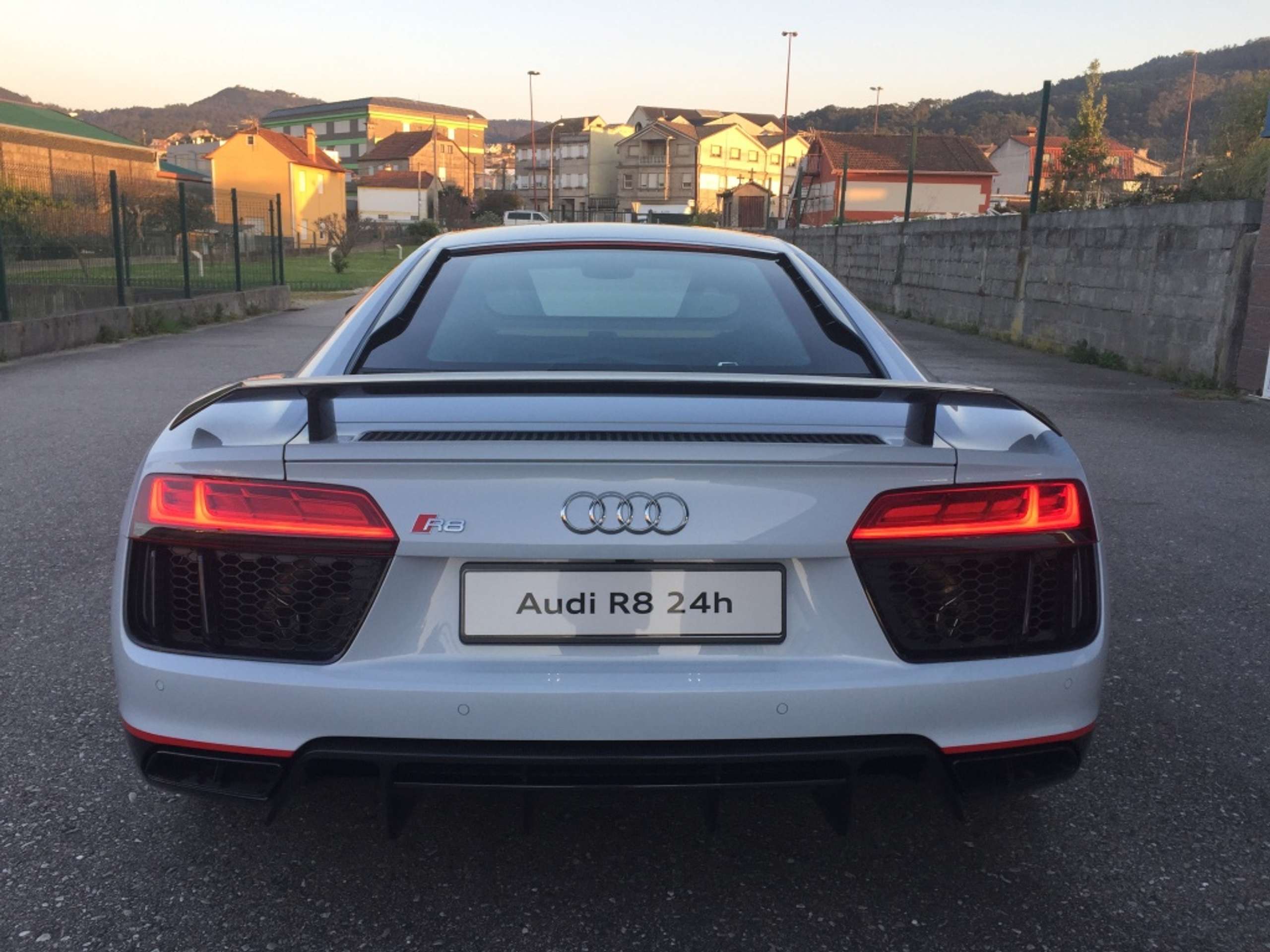 Audi - R8