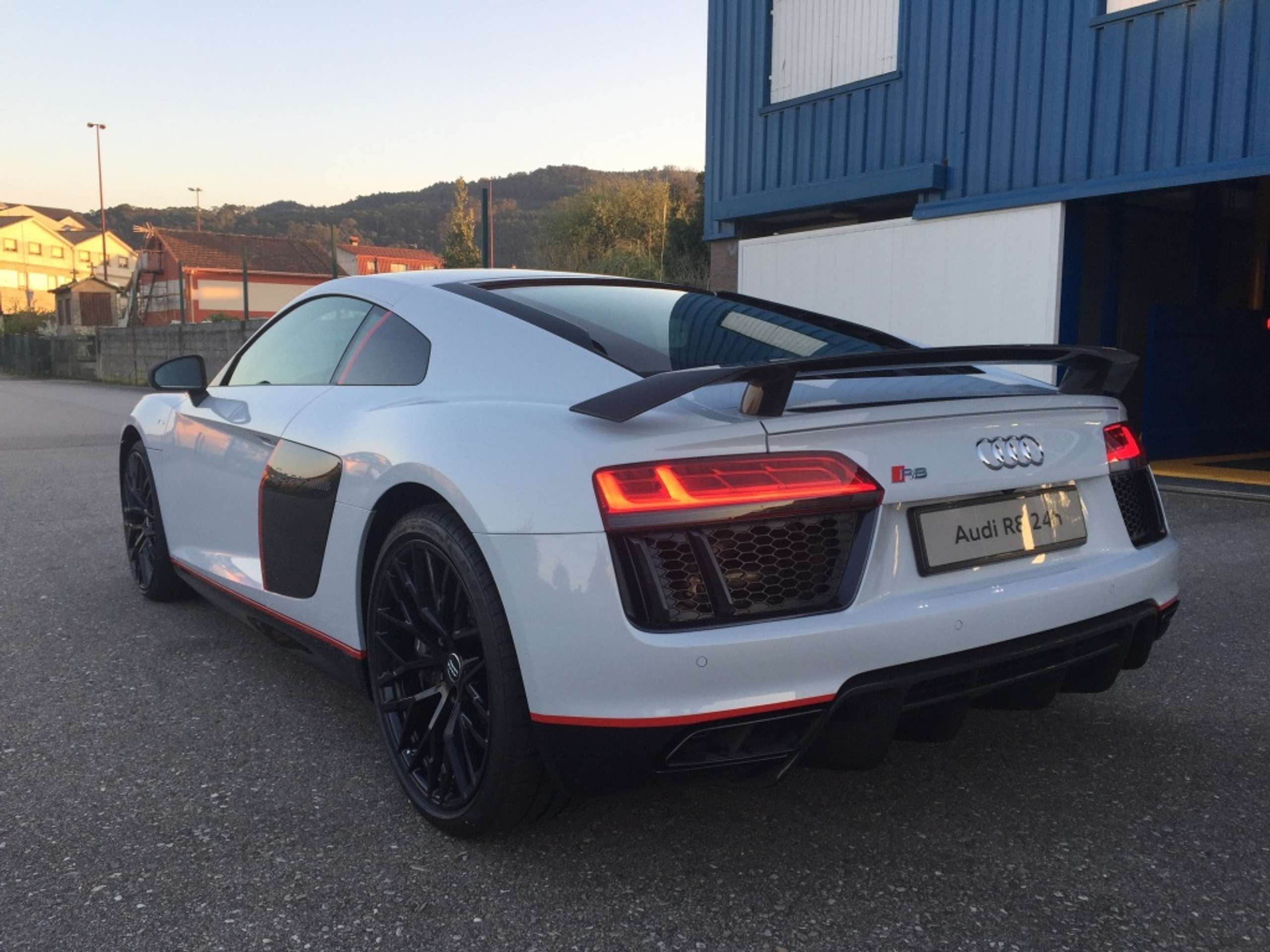 Audi - R8