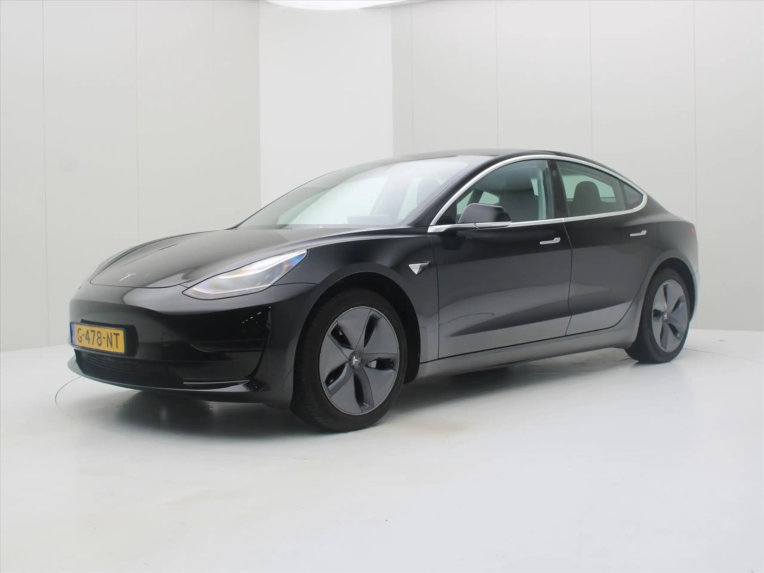 Tesla - Model 3