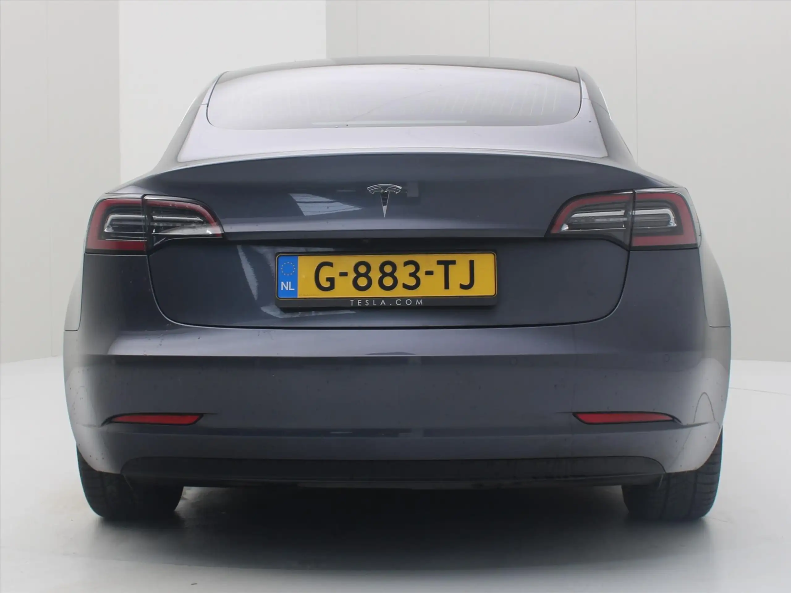 Tesla - Model 3