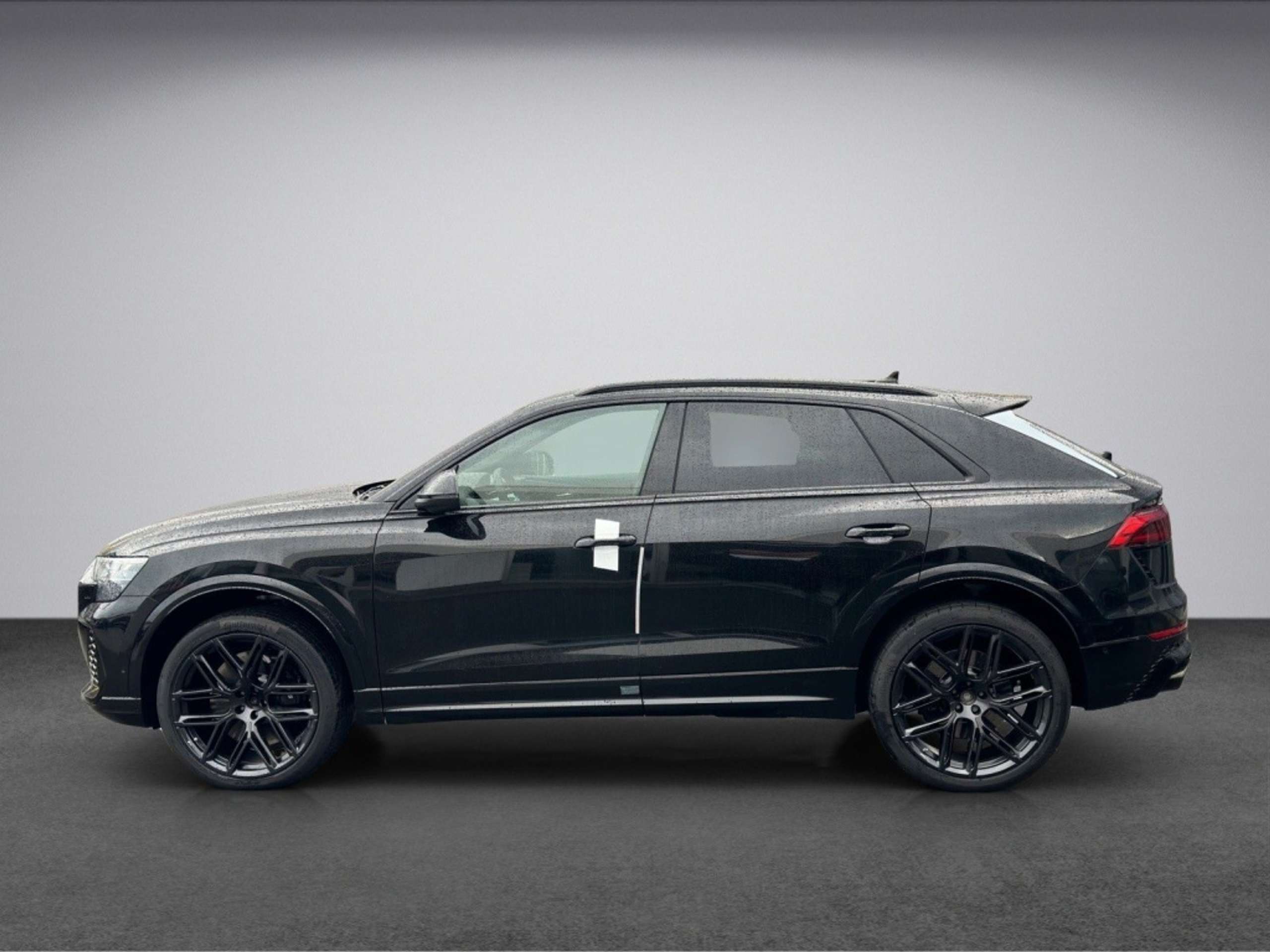 Audi - Q8