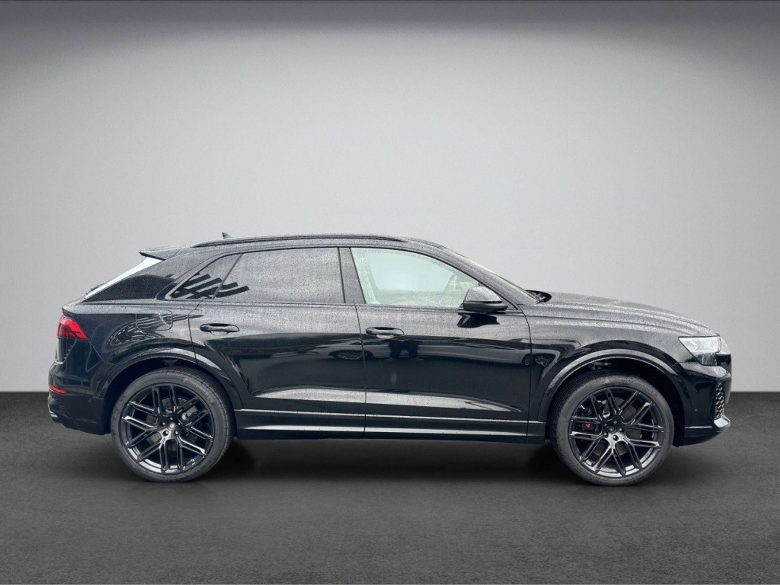 Audi - Q8