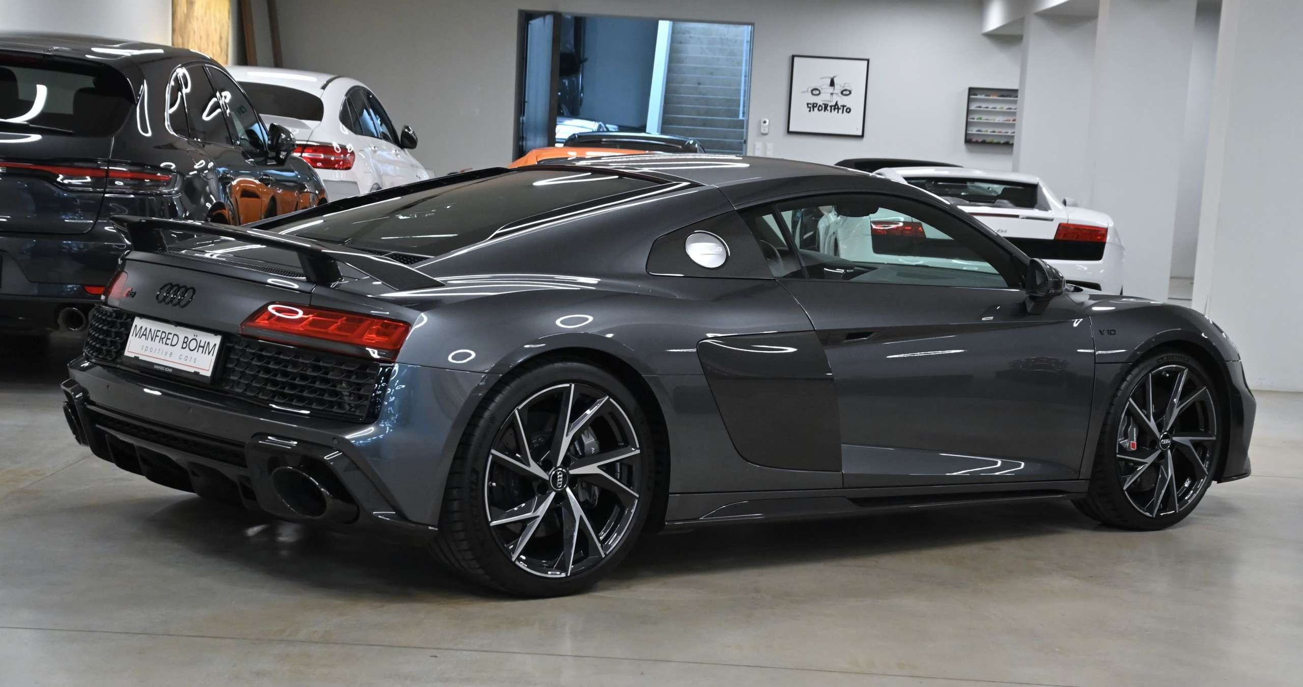 Audi - R8