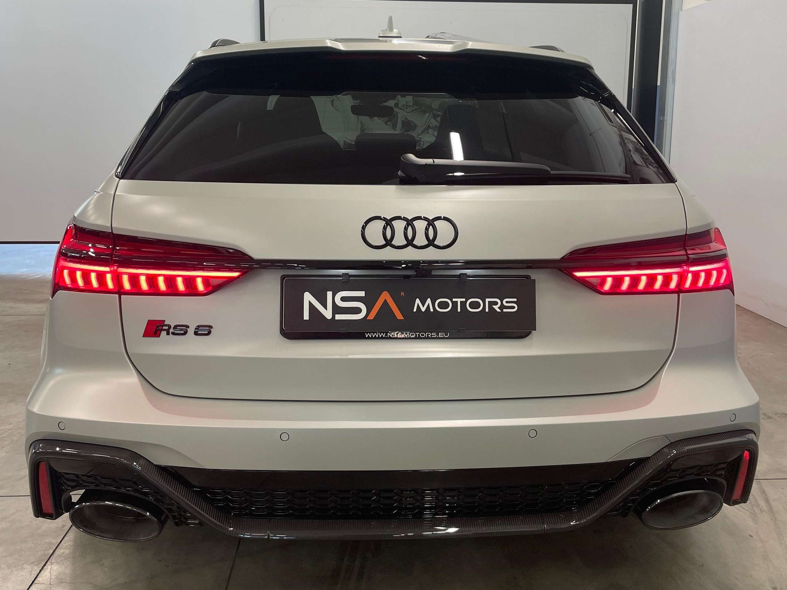 Audi - RS6