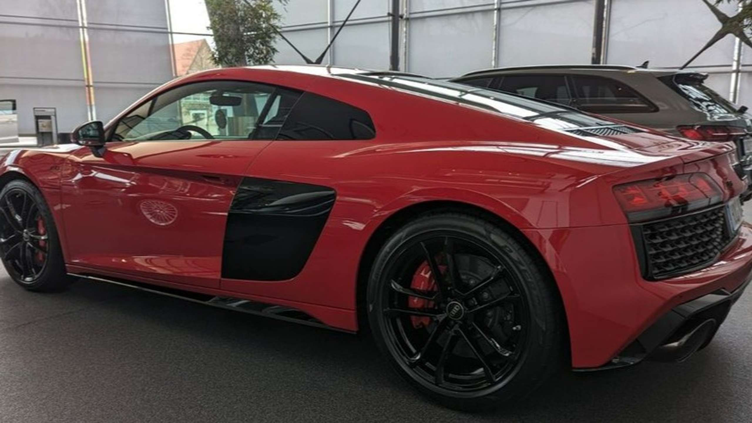 Audi - R8