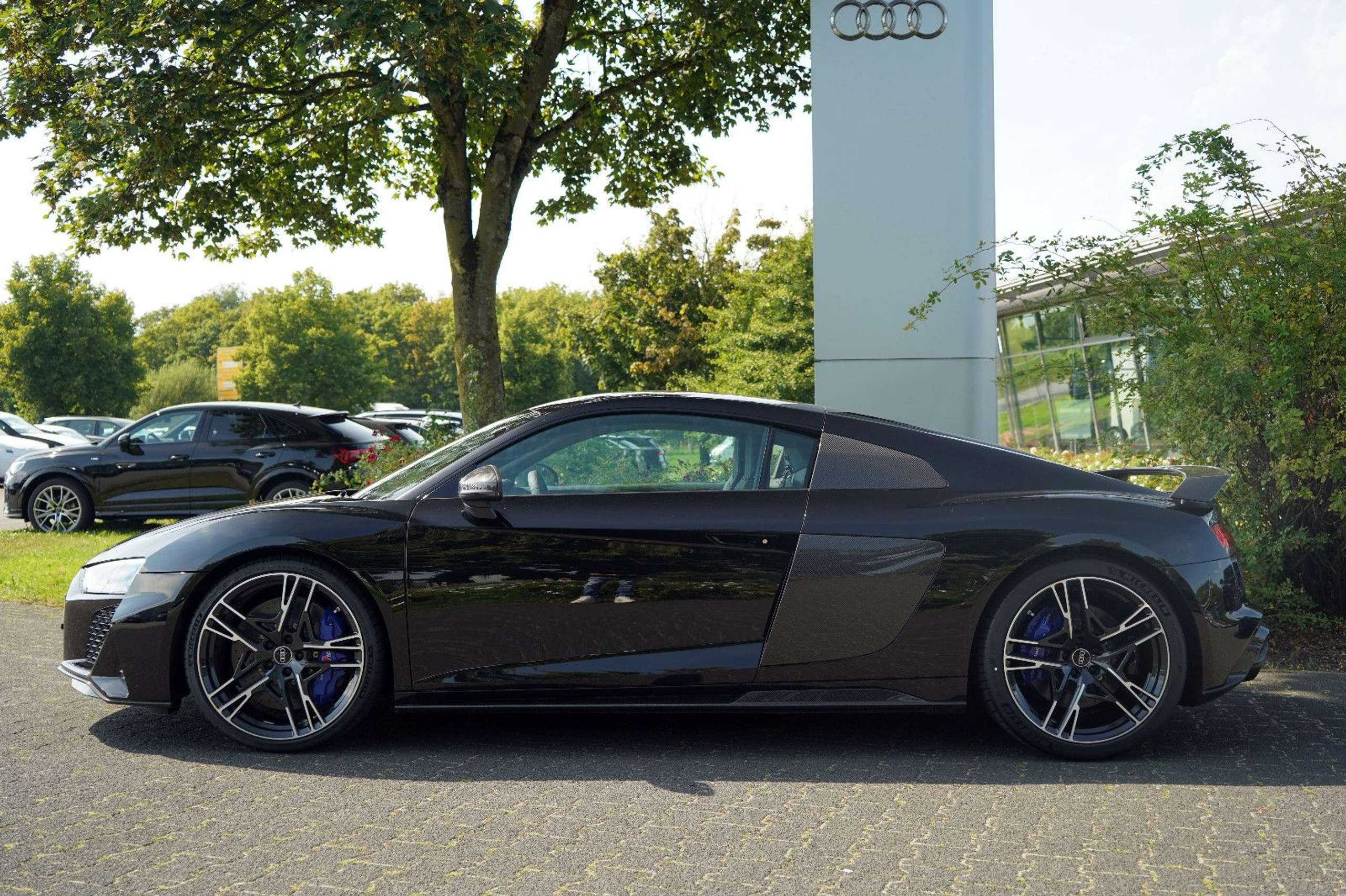 Audi - R8