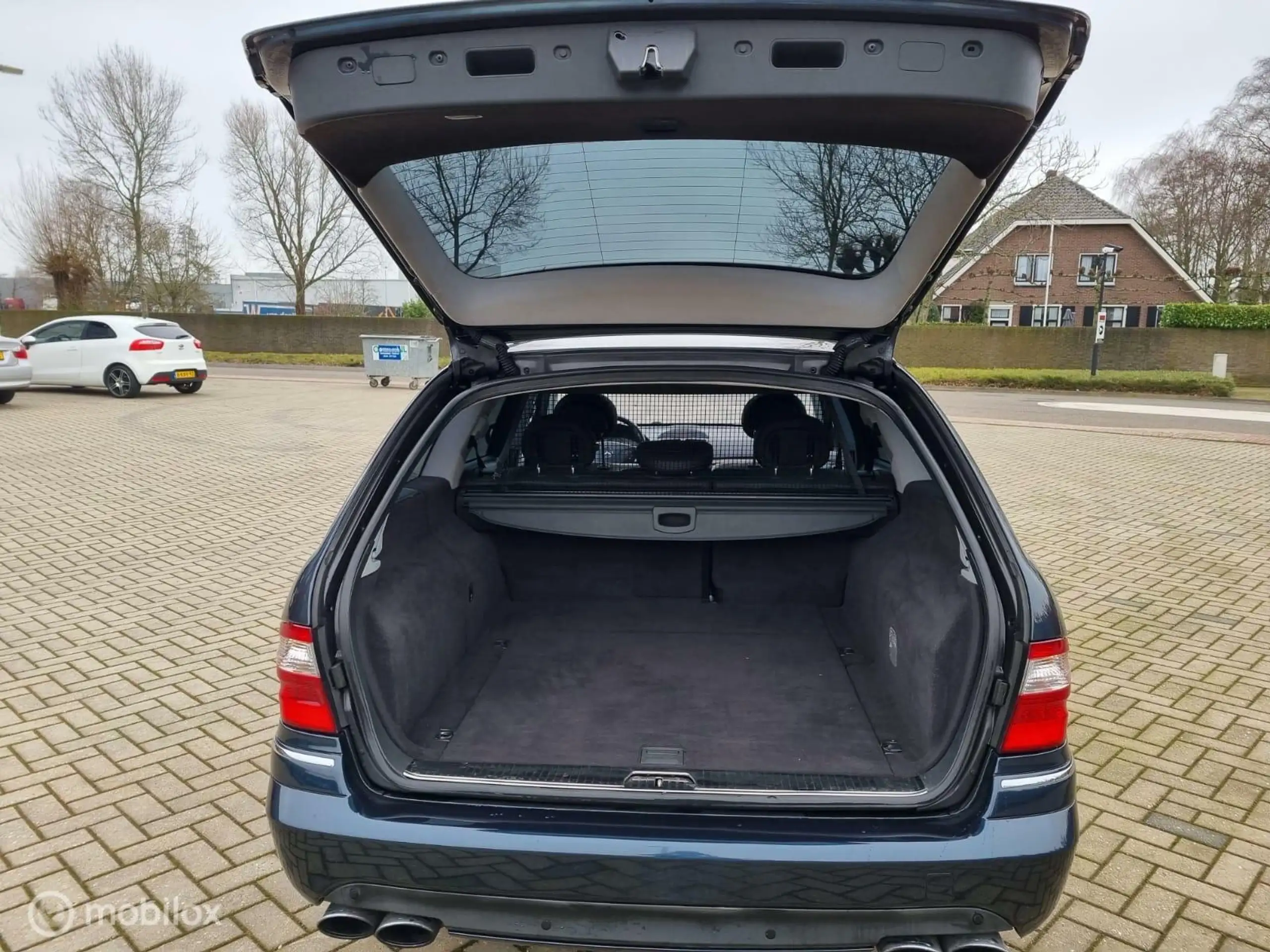 Mercedes-Benz - E 55 AMG