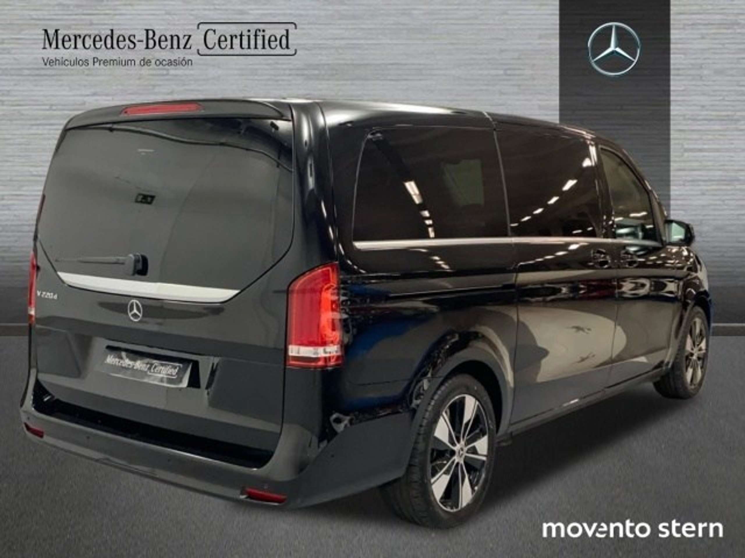 Mercedes-Benz - V 220