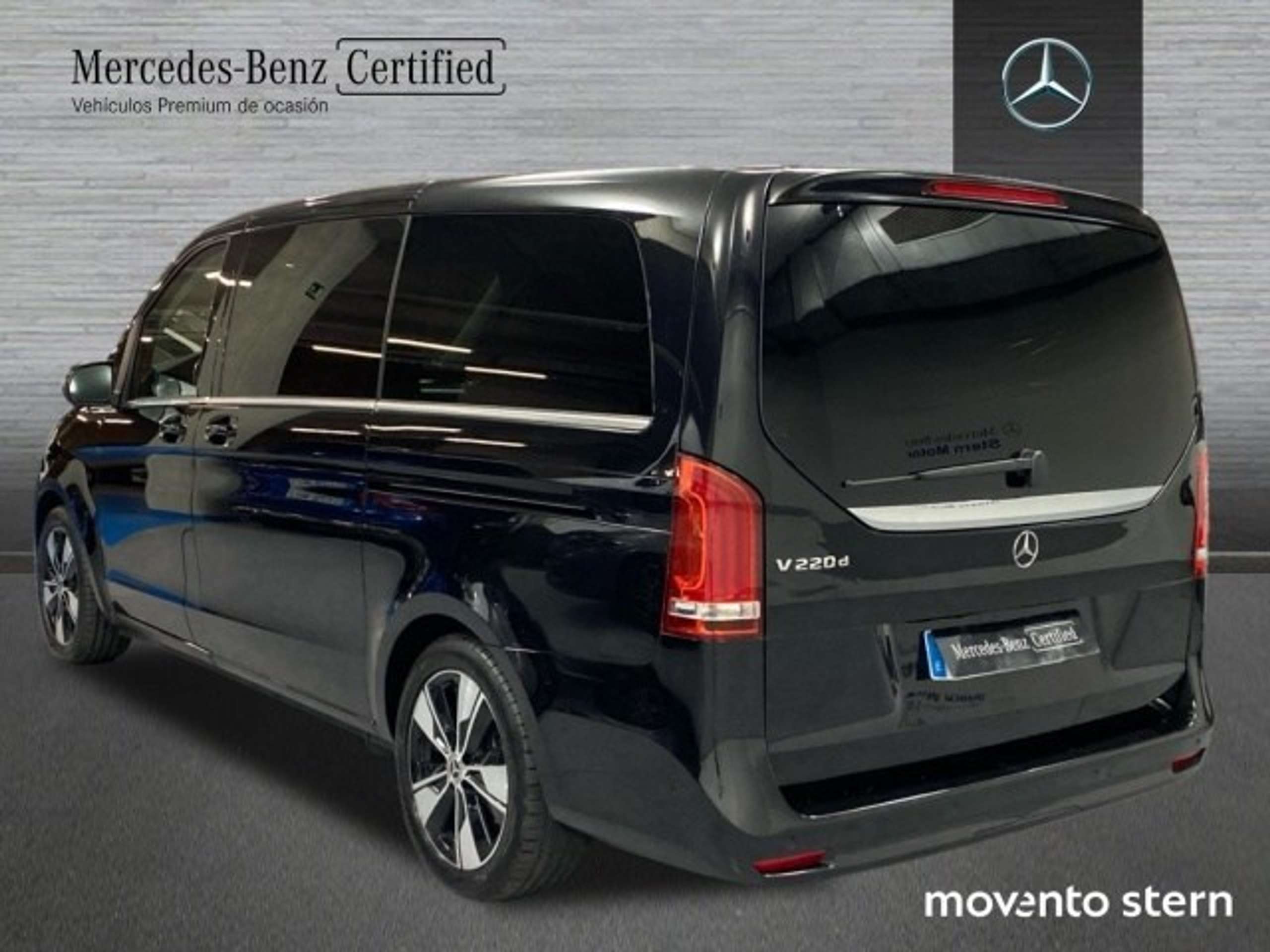 Mercedes-Benz - V 220