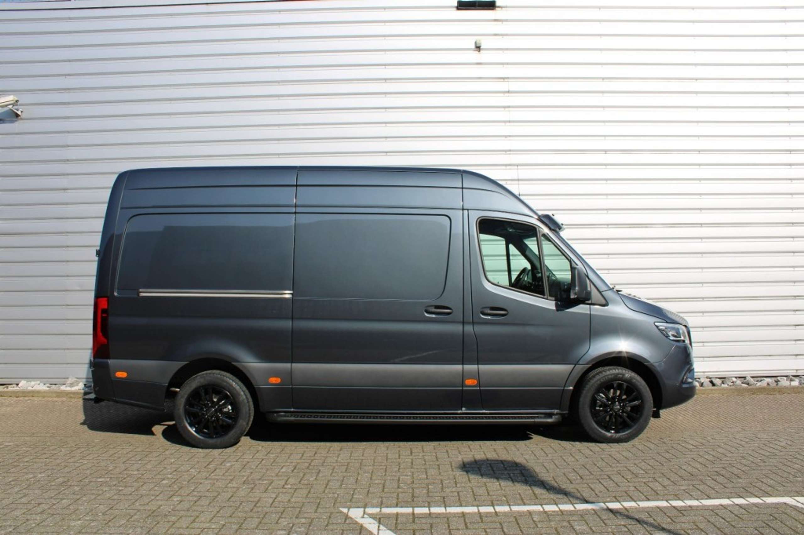 Mercedes-Benz - Sprinter