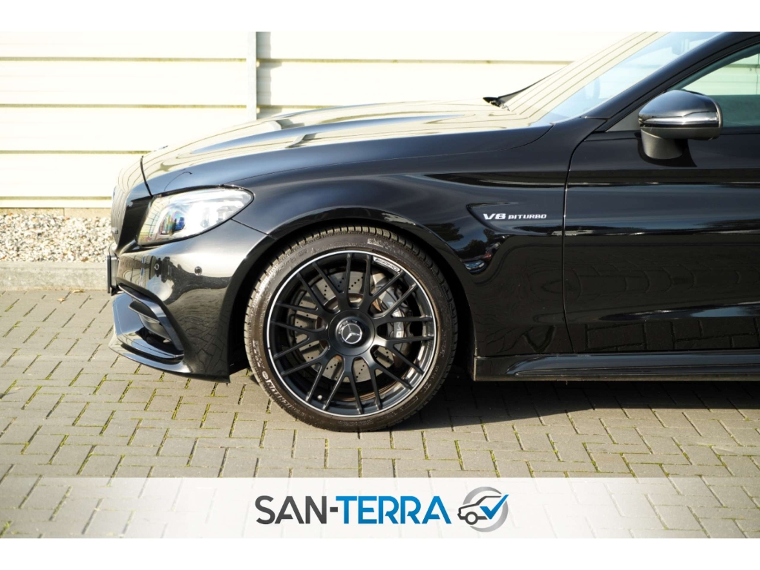 Mercedes-Benz - C 63 AMG