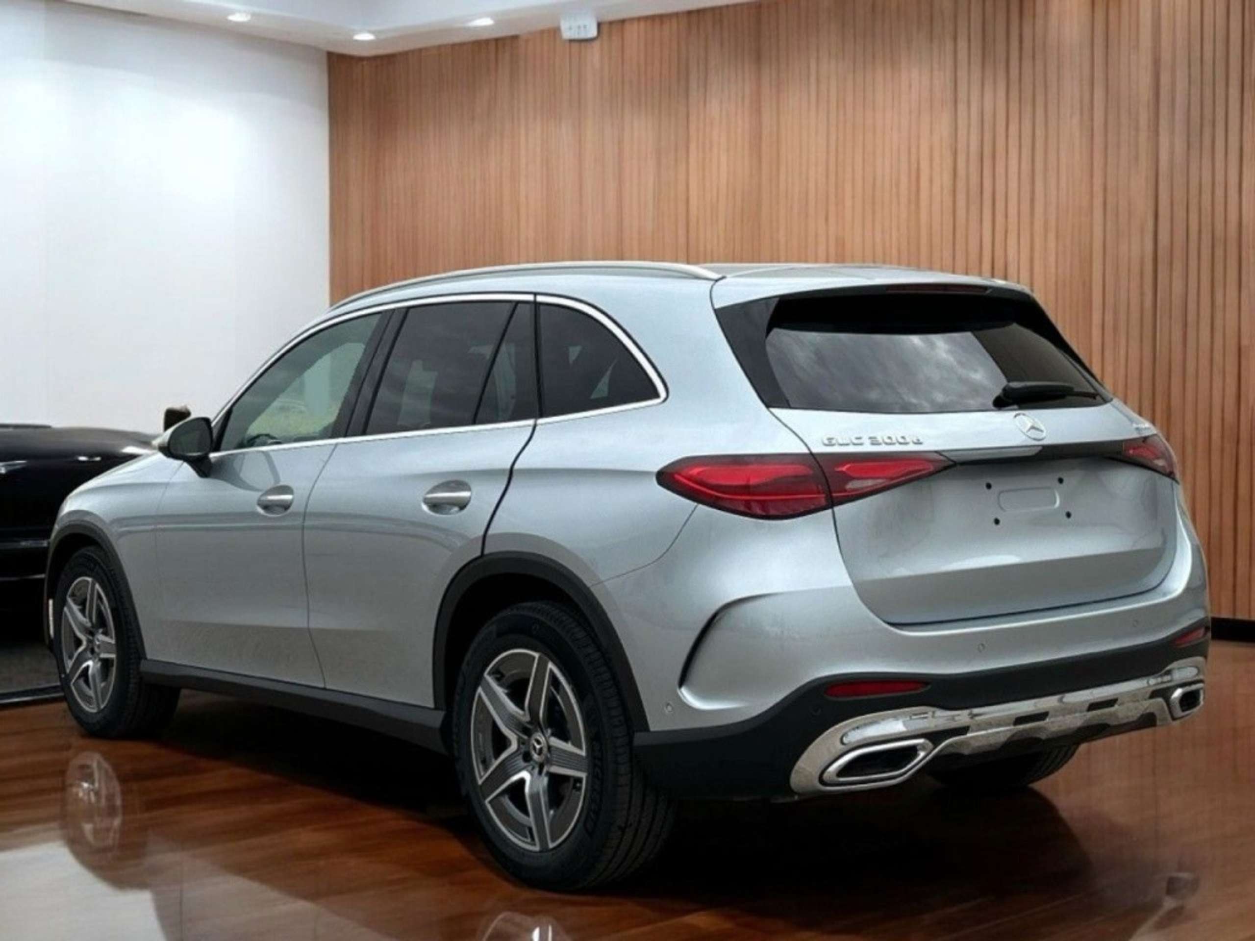 Mercedes-Benz - GLC 300