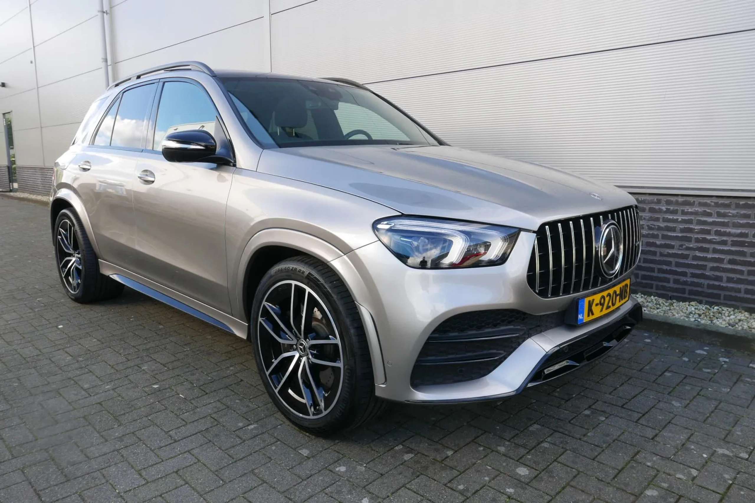 Mercedes-Benz - GLE 350