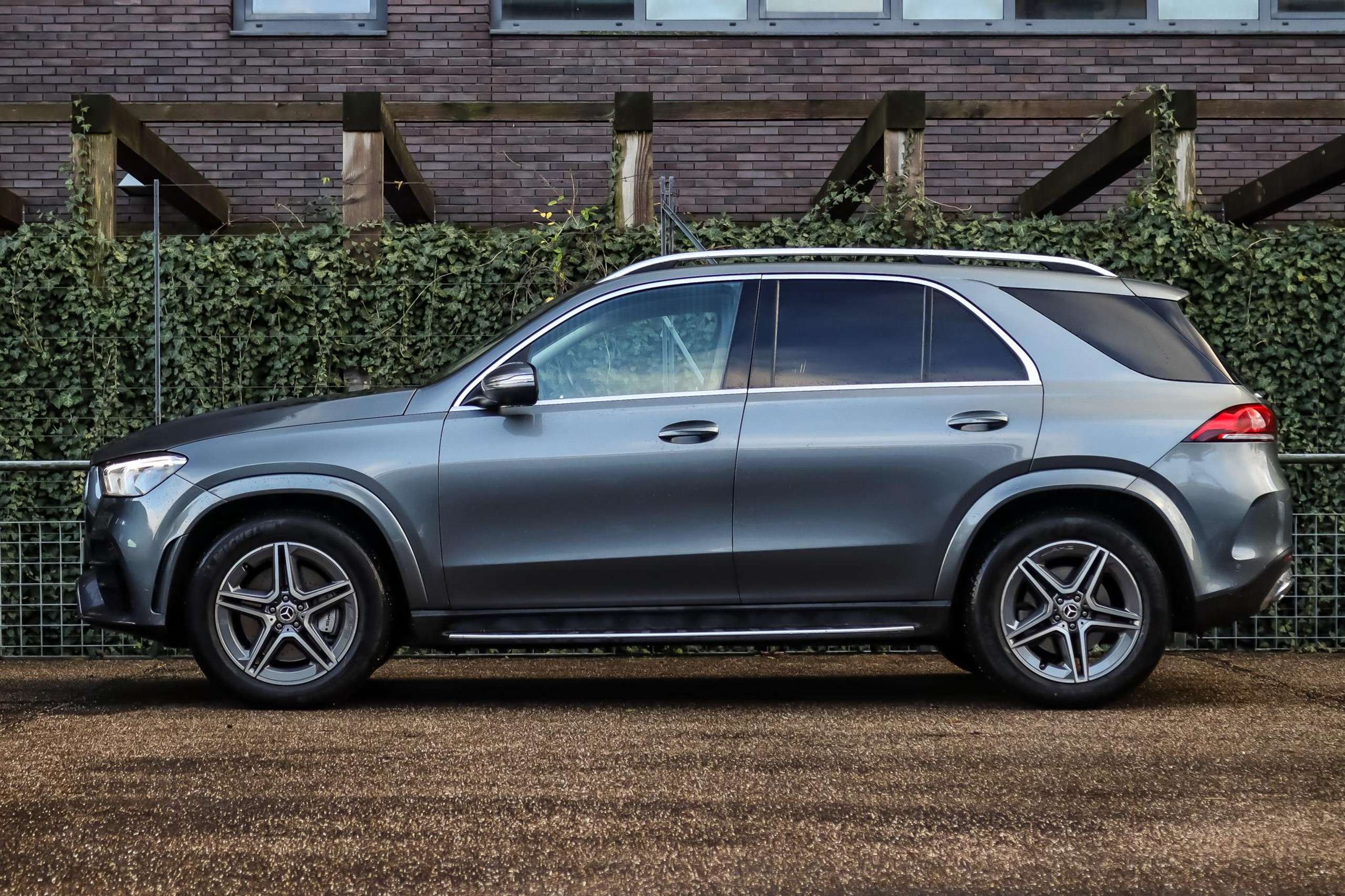 Mercedes-Benz - GLE 300