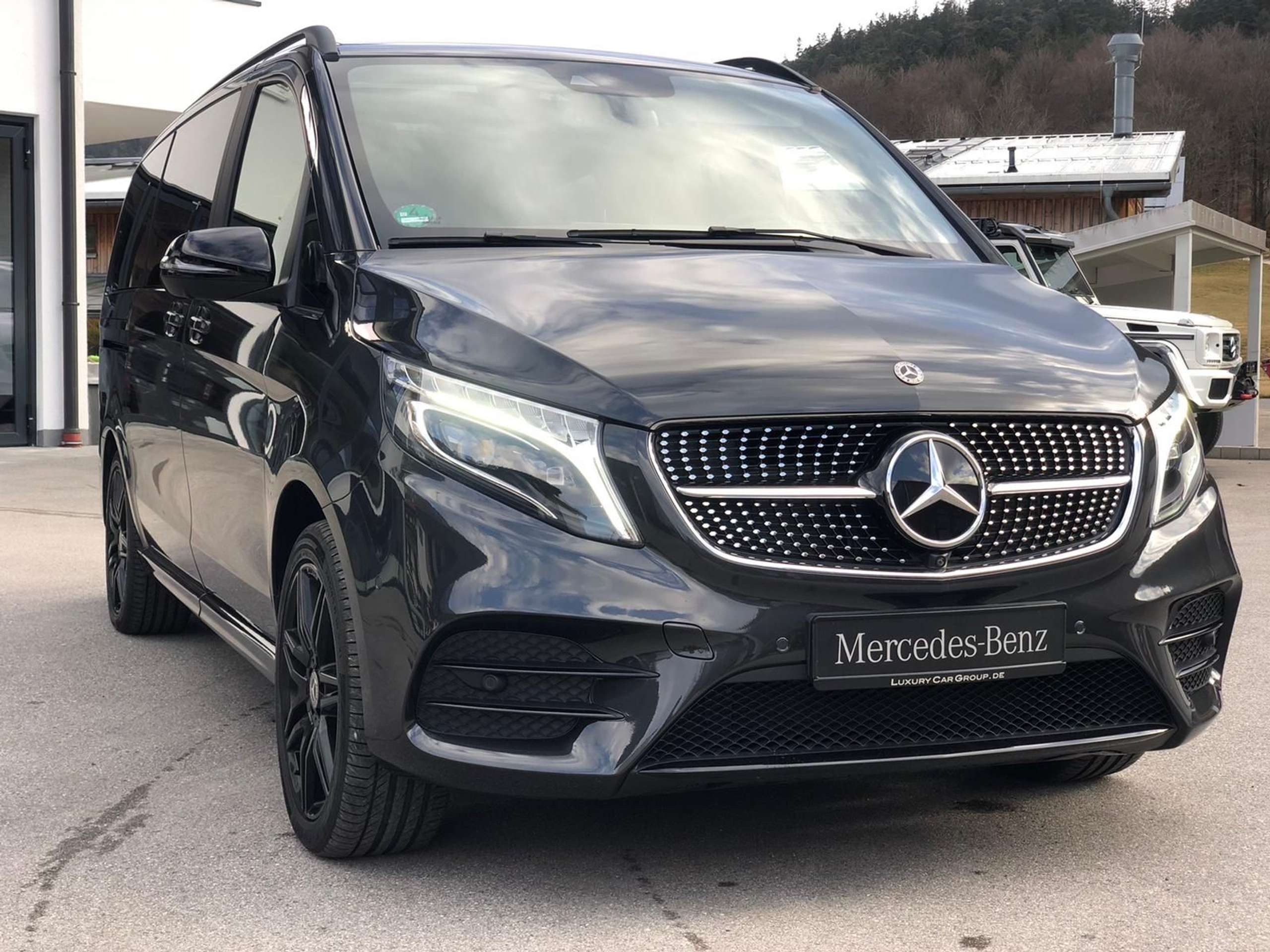 Mercedes-Benz - V 300