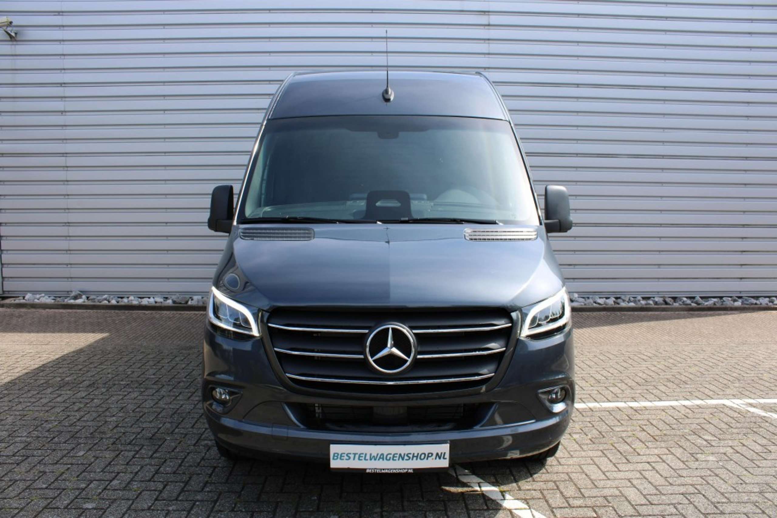 Mercedes-Benz - Sprinter