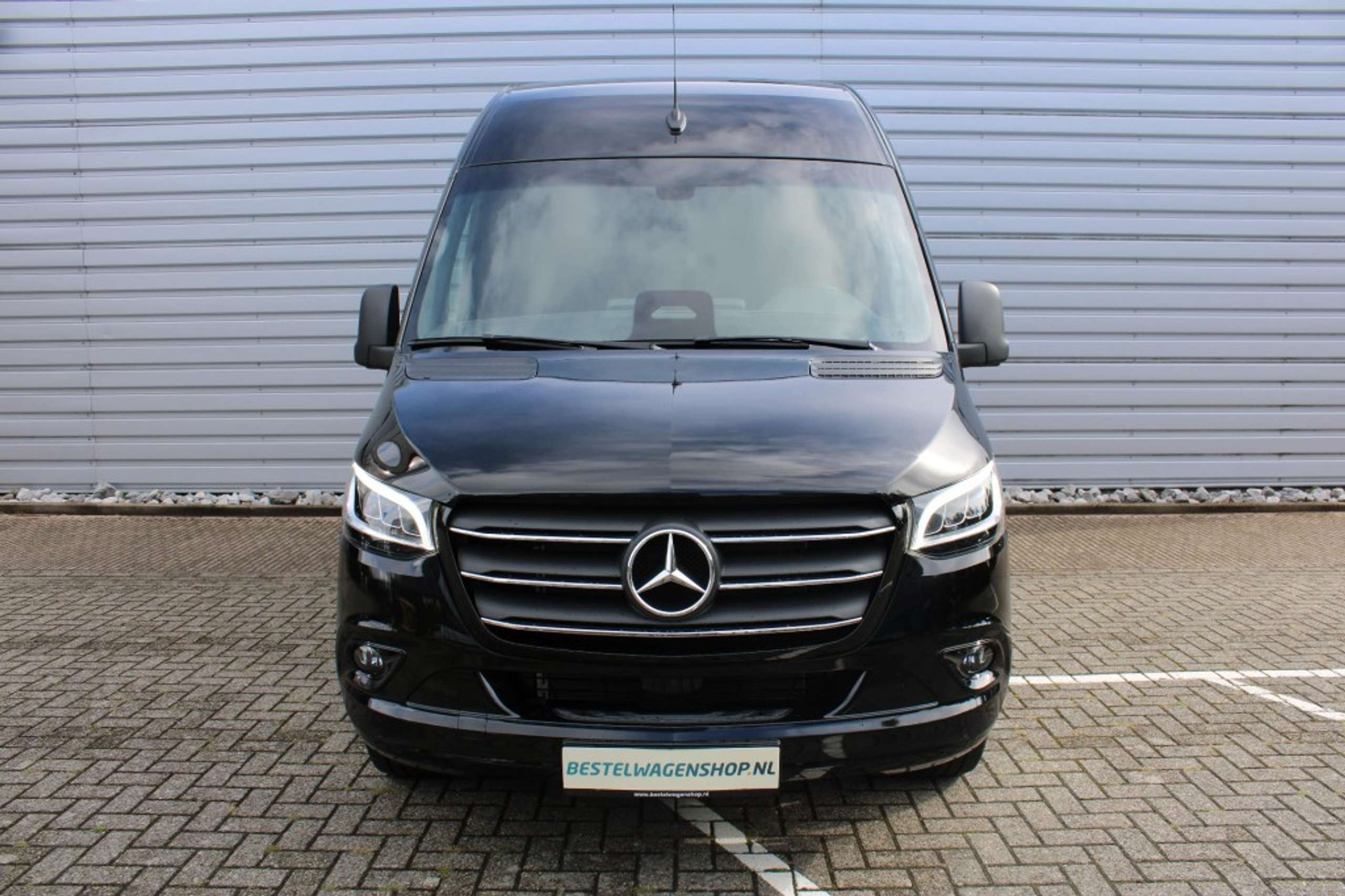 Mercedes-Benz - Sprinter