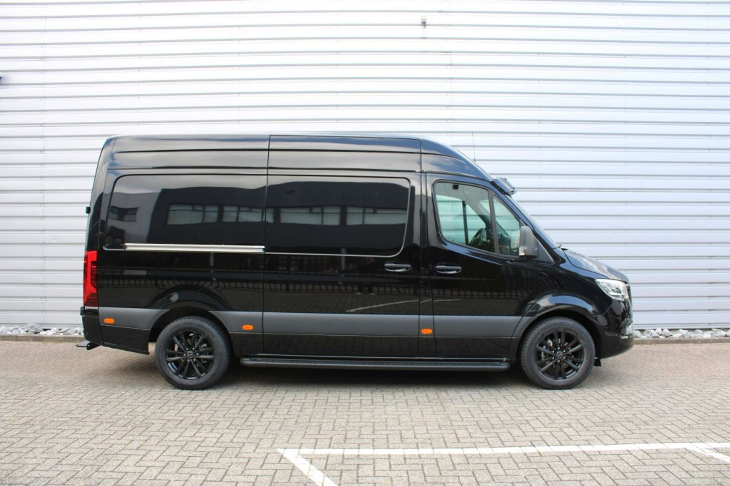 Mercedes-Benz - Sprinter