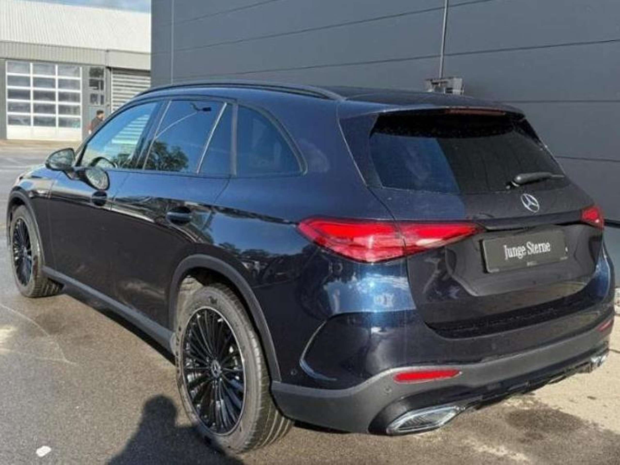 Mercedes-Benz - GLC 220