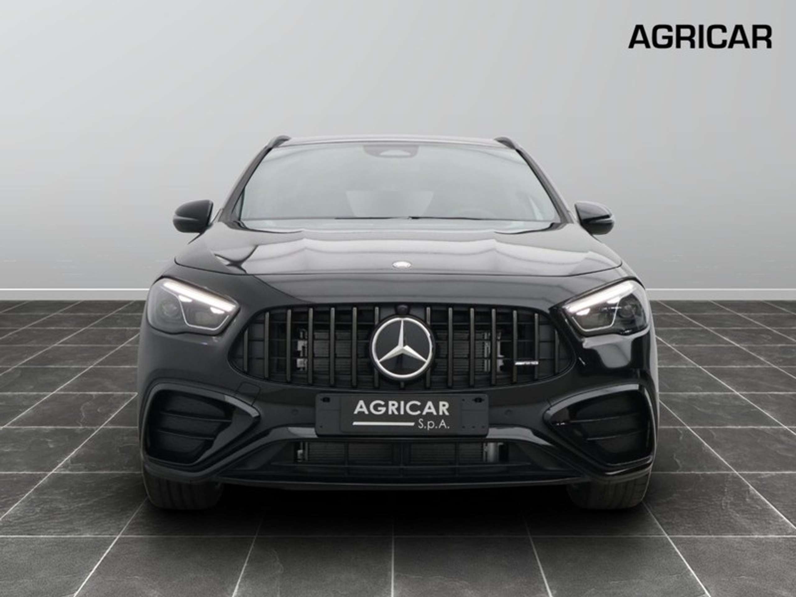 Mercedes-Benz - GLA 35 AMG