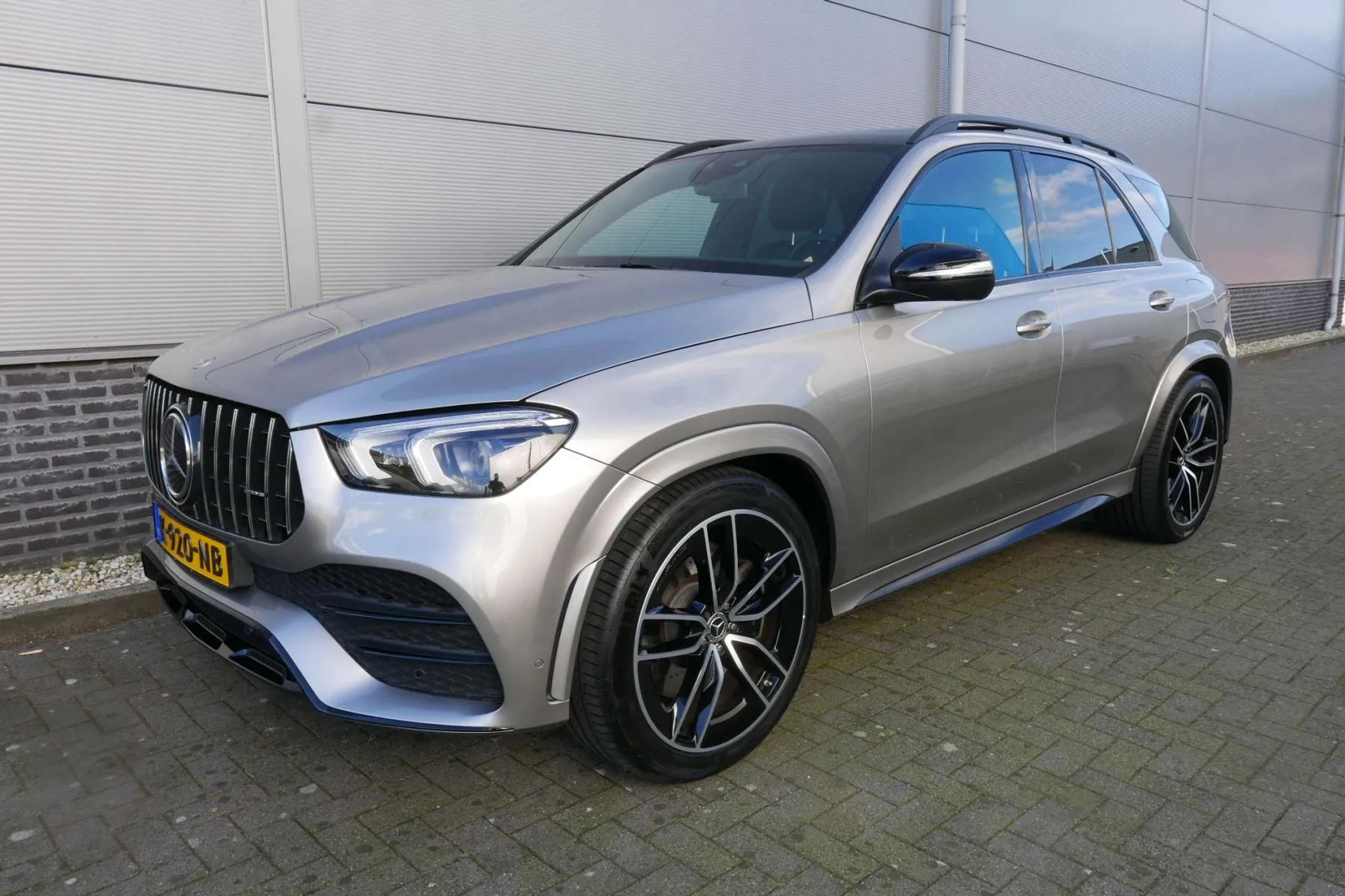 Mercedes-Benz - GLE 350