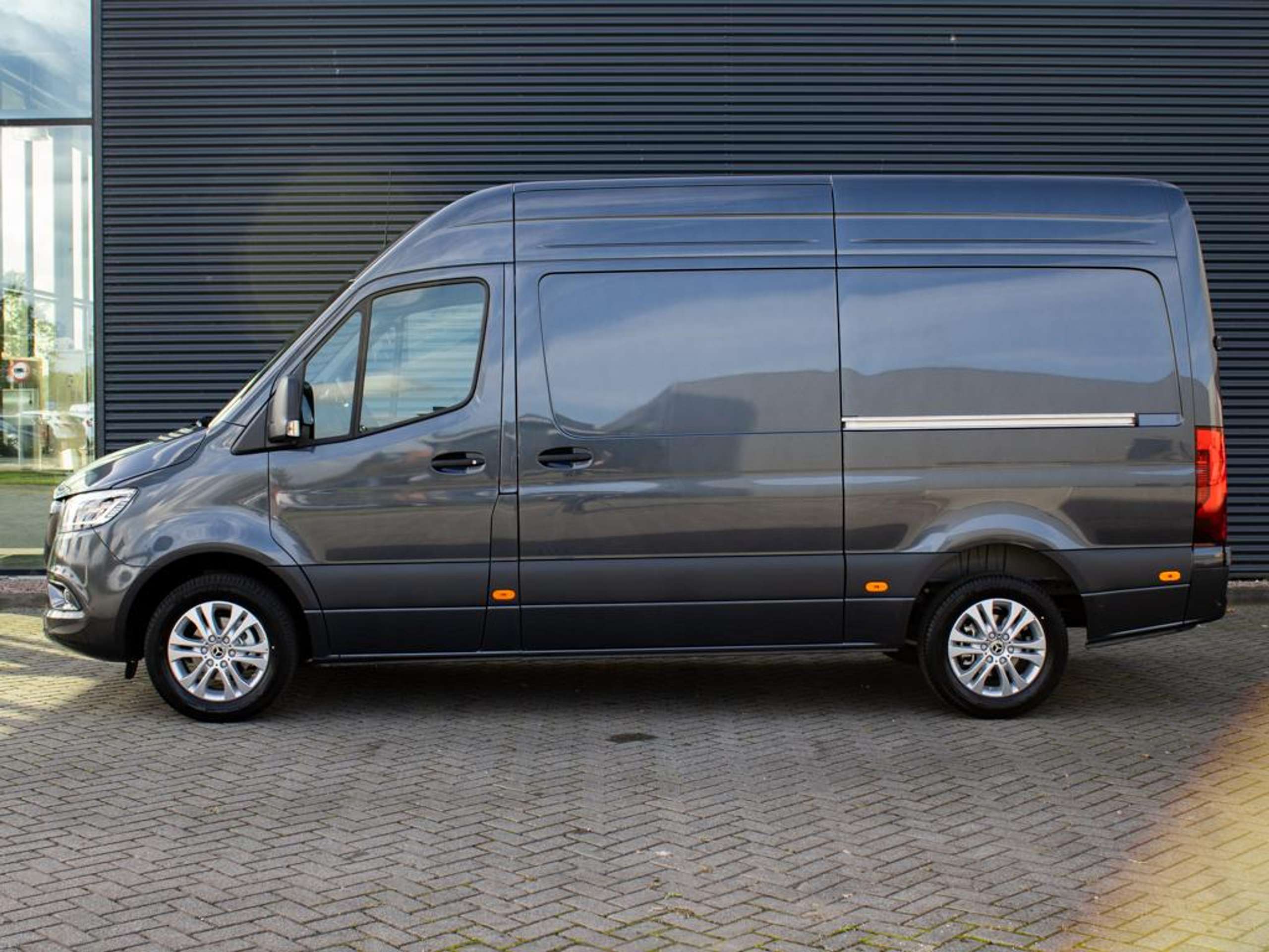 Mercedes-Benz - Sprinter